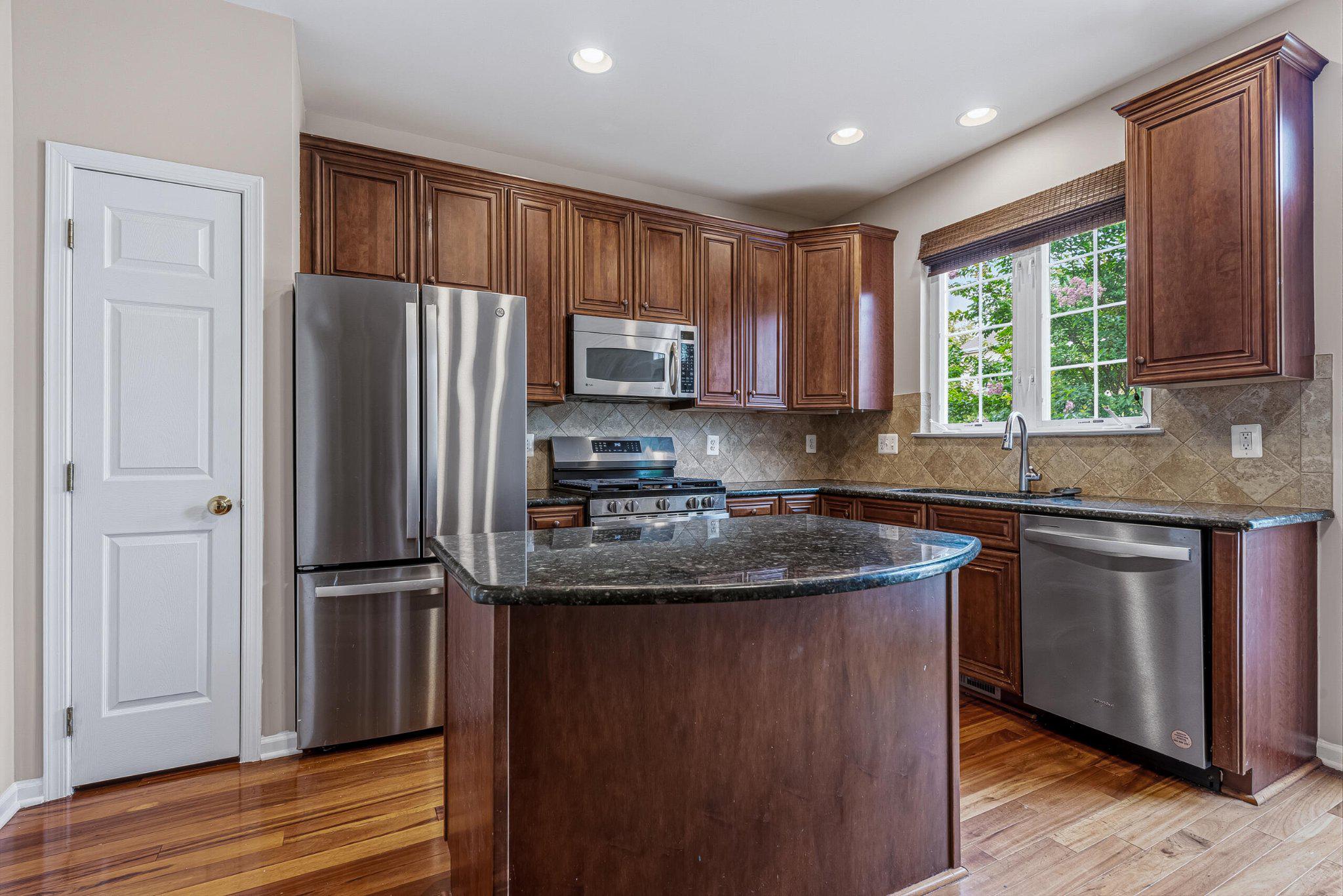 SOUTH RIDING - Residential