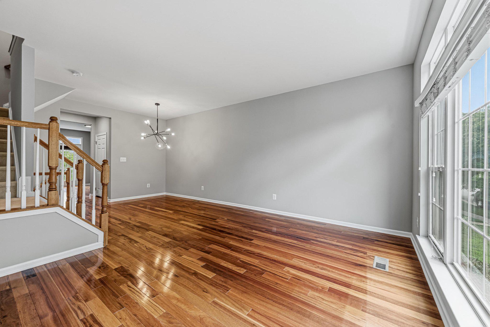 SOUTH RIDING - Residential