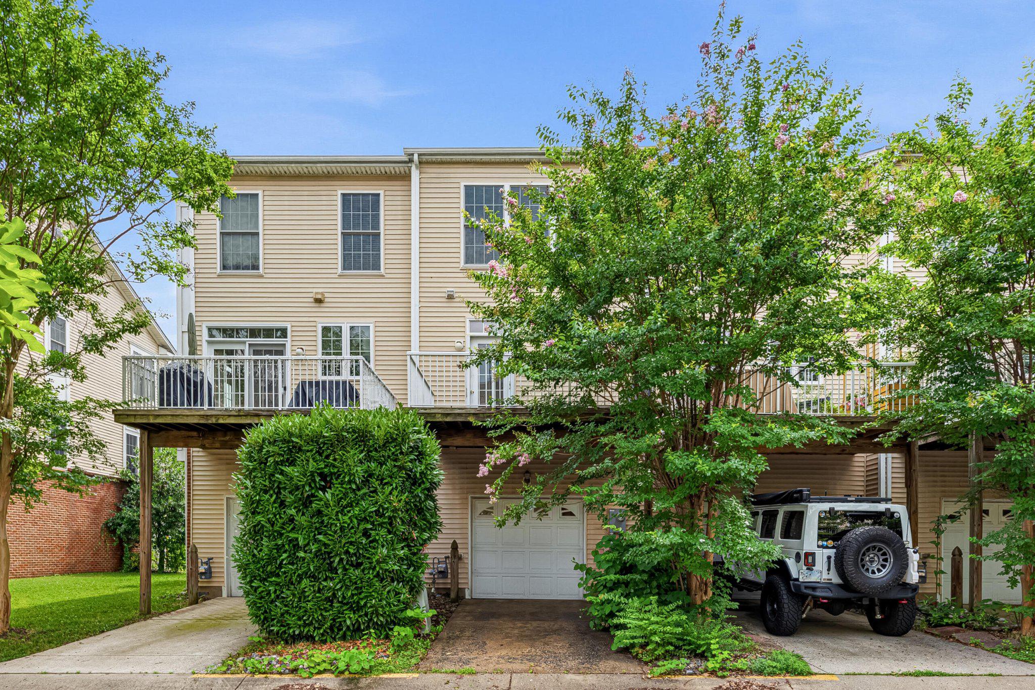 SOUTH RIDING - Residential