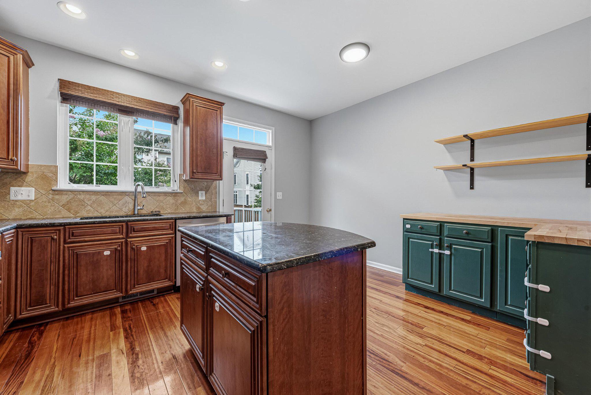 SOUTH RIDING - Residential