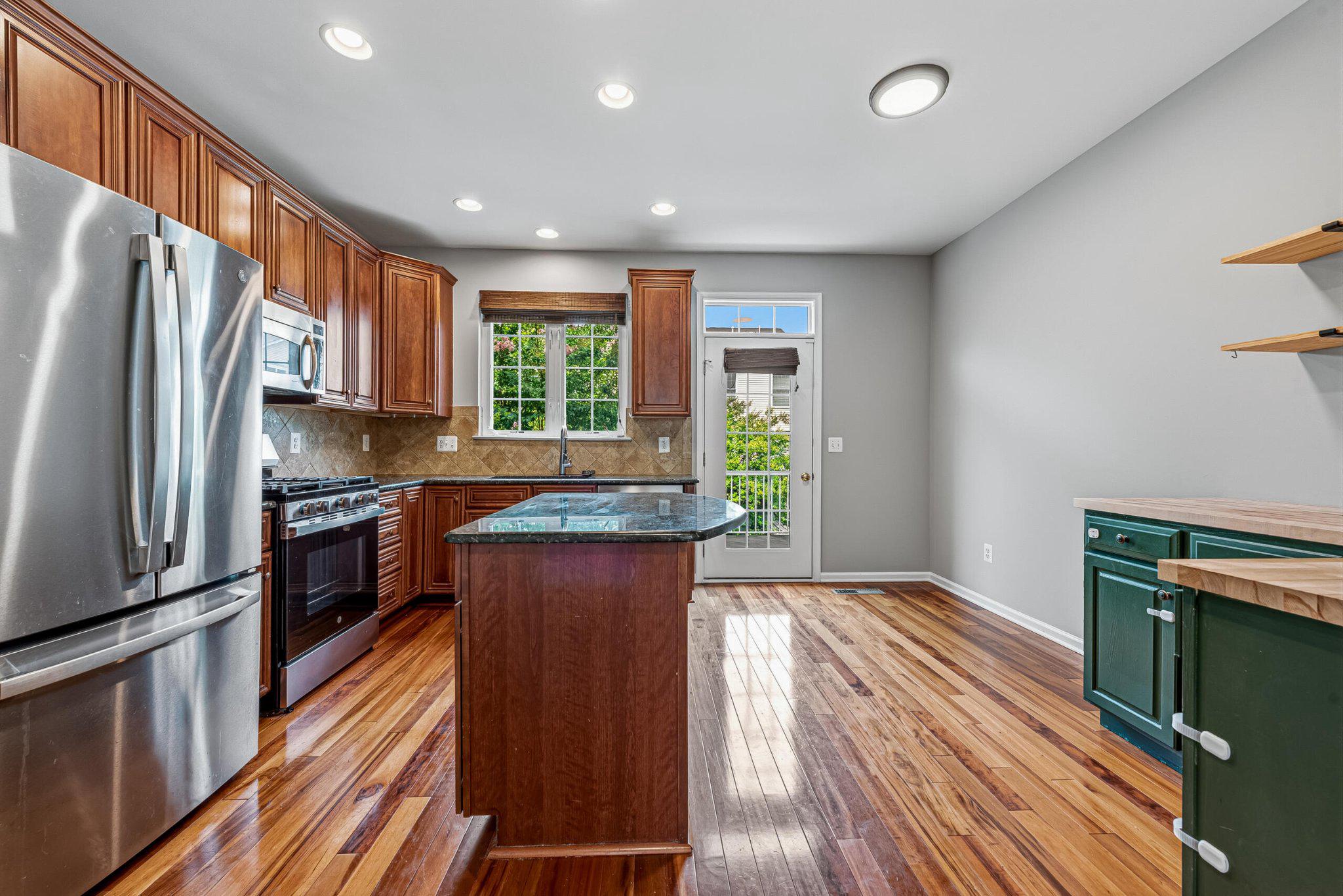 SOUTH RIDING - Residential