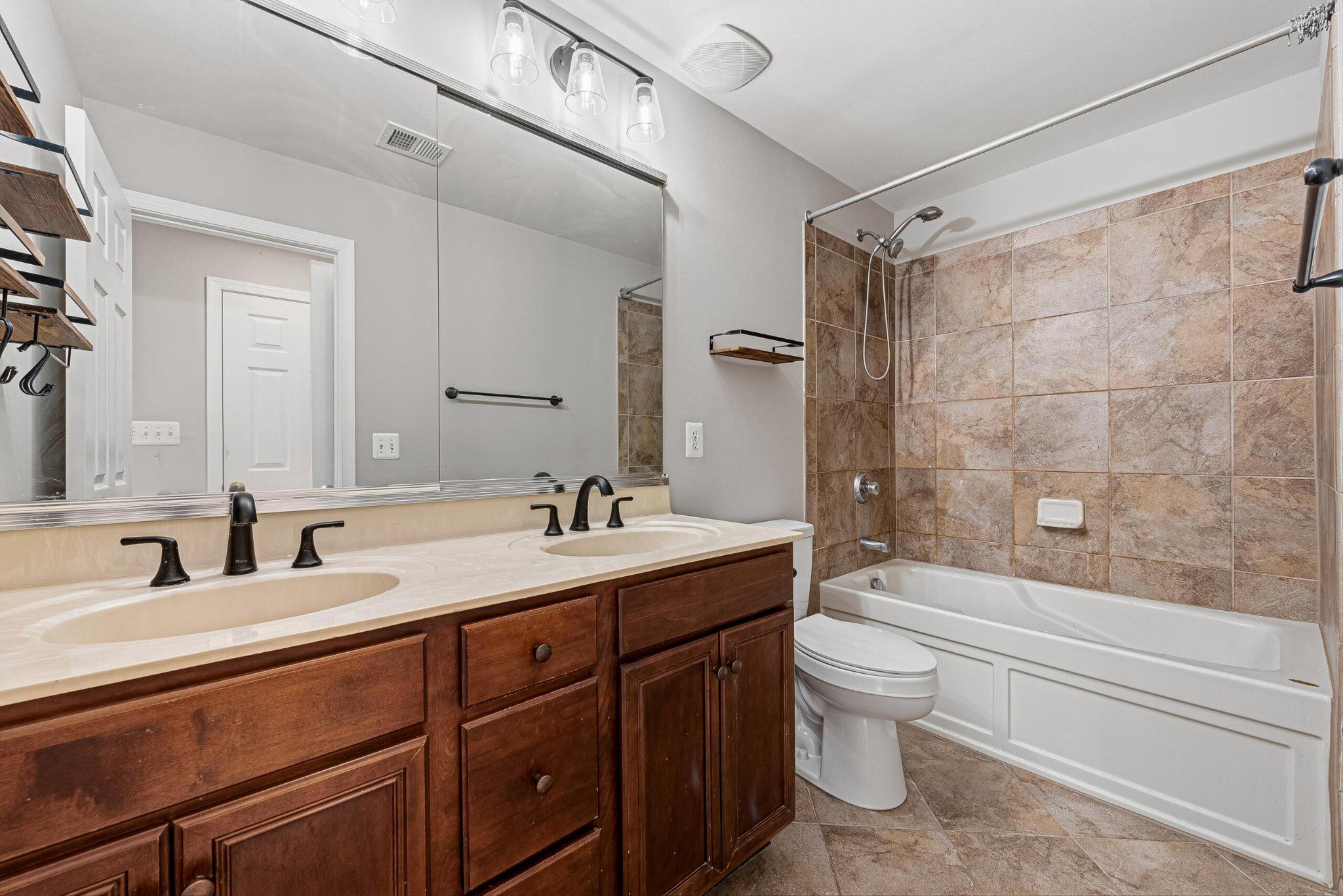 SOUTH RIDING - Residential