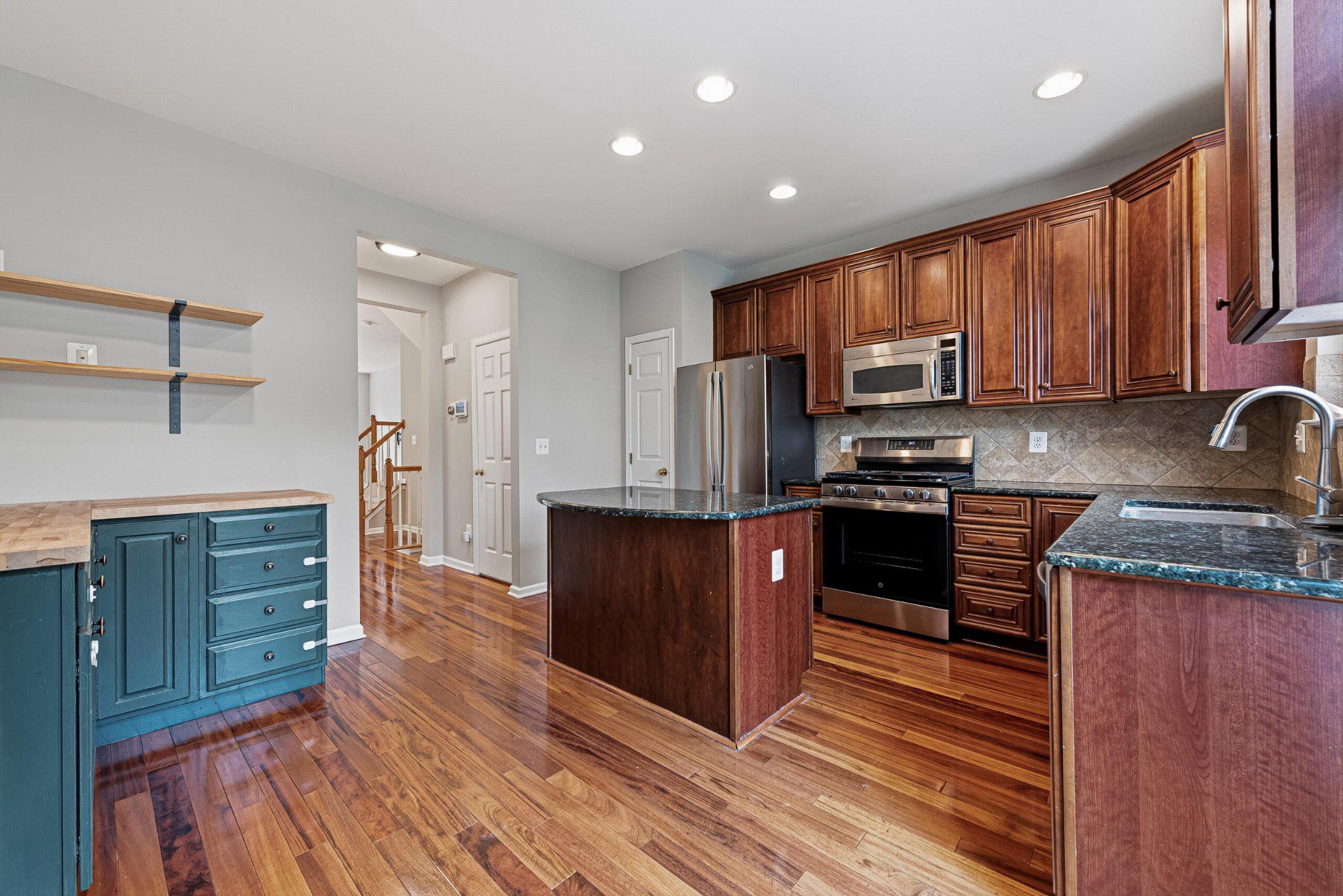SOUTH RIDING - Residential