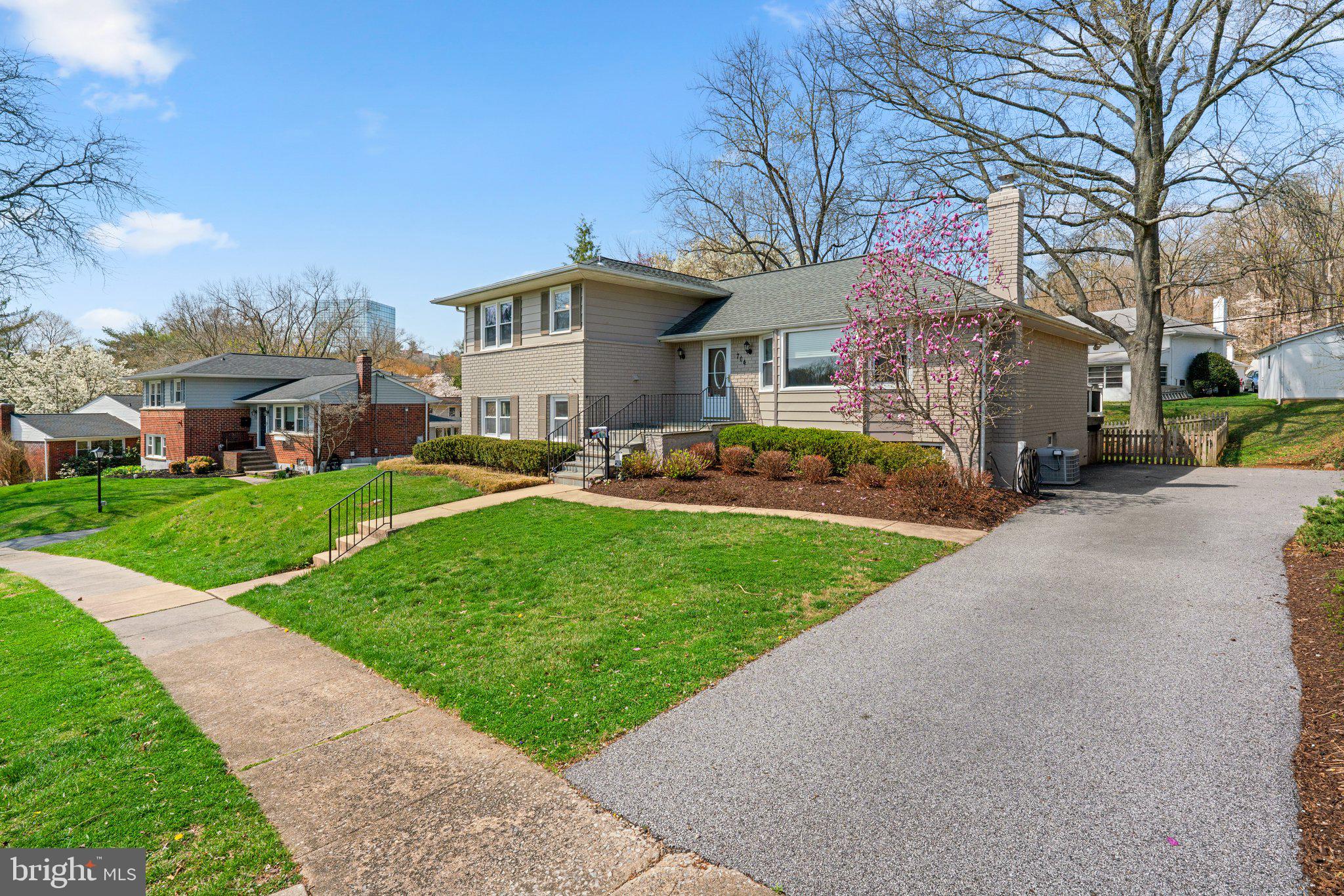 CAMPUS HILLS - Residential