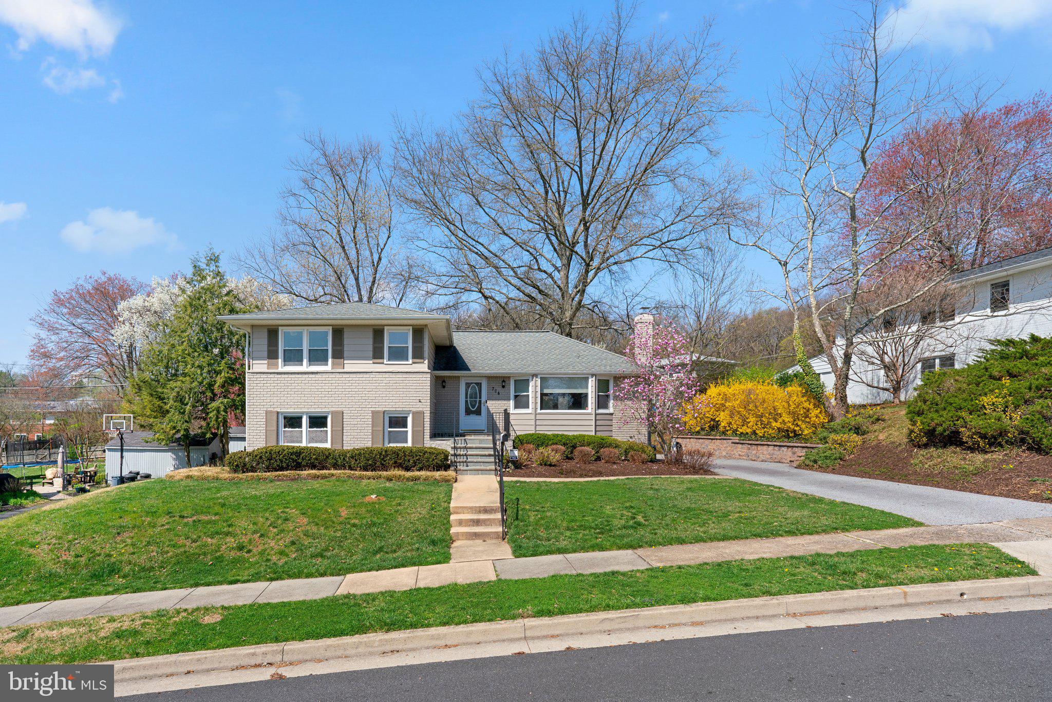 CAMPUS HILLS - Residential