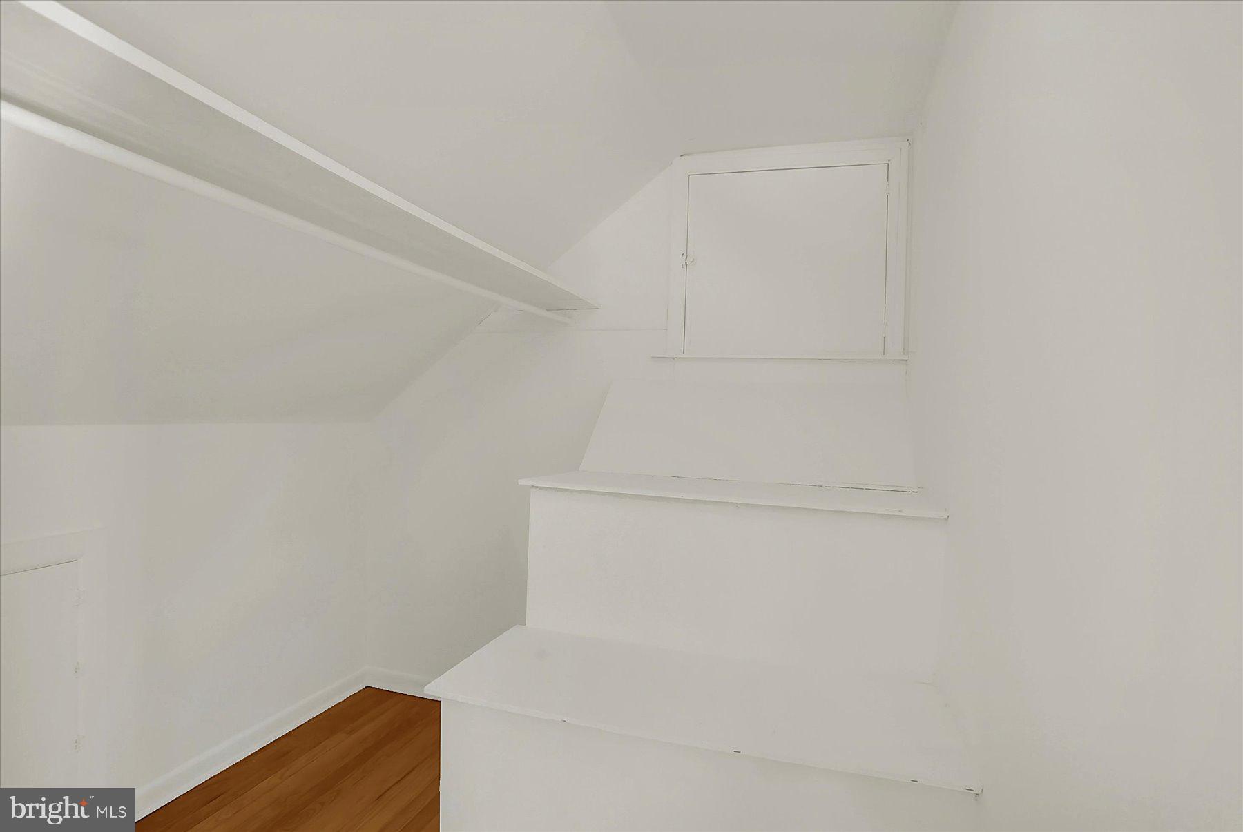 RIDGE HILLS - Residential
