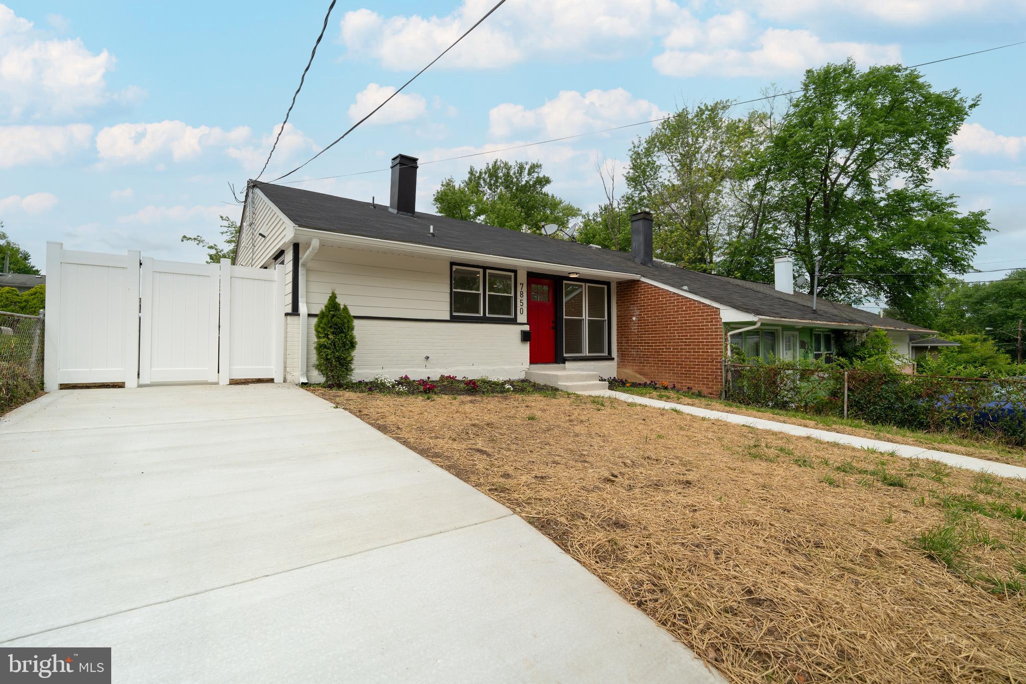 Welcome  to this charming home at the coveted address of 7850 Burnside Rd. Hyattsville. This property has been completely remodeled and features  3 spacious Bedrooms, and 2 full  bathrooms, a modern, state - of - art kitchen ,and a beautiful large backyard, perfect for family gatherings on the summer. Enjoy it is bright design, modern finish ,and a prime location near parks, shops , and mayor roadways.
Schedule your visit and discover your new home .
In addition a spacious brand new driveway with room for 2 cars.