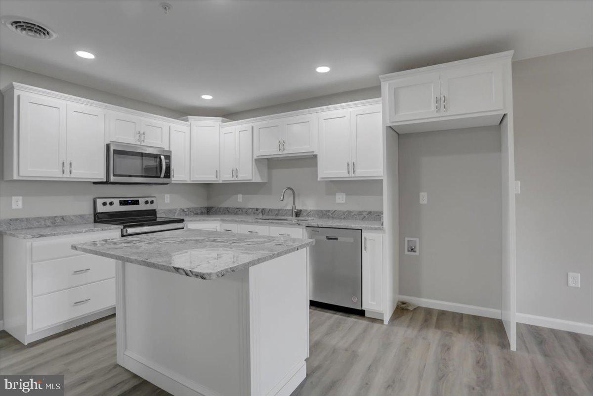THORNWOOD VILLAGE - Residential