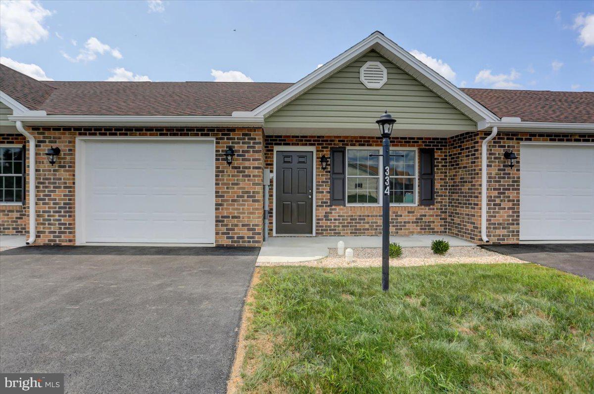 One story low maintenance townhouse living at its finest! New construction in Thornwood Village. This townhouse features an open floor plan with 2 bedrooms, 2 full bathrooms, kitchen/dining room combo, center island, granite countertops, custom cabinet, upgraded LVT in kitchen and bathrooms and oversized one car garage.  The outside features a patio with amazing views. Monthly HOA dues are $105.00. An initiation fee of $500 is due at closing.  Estimated completion date is June 1, 2023.