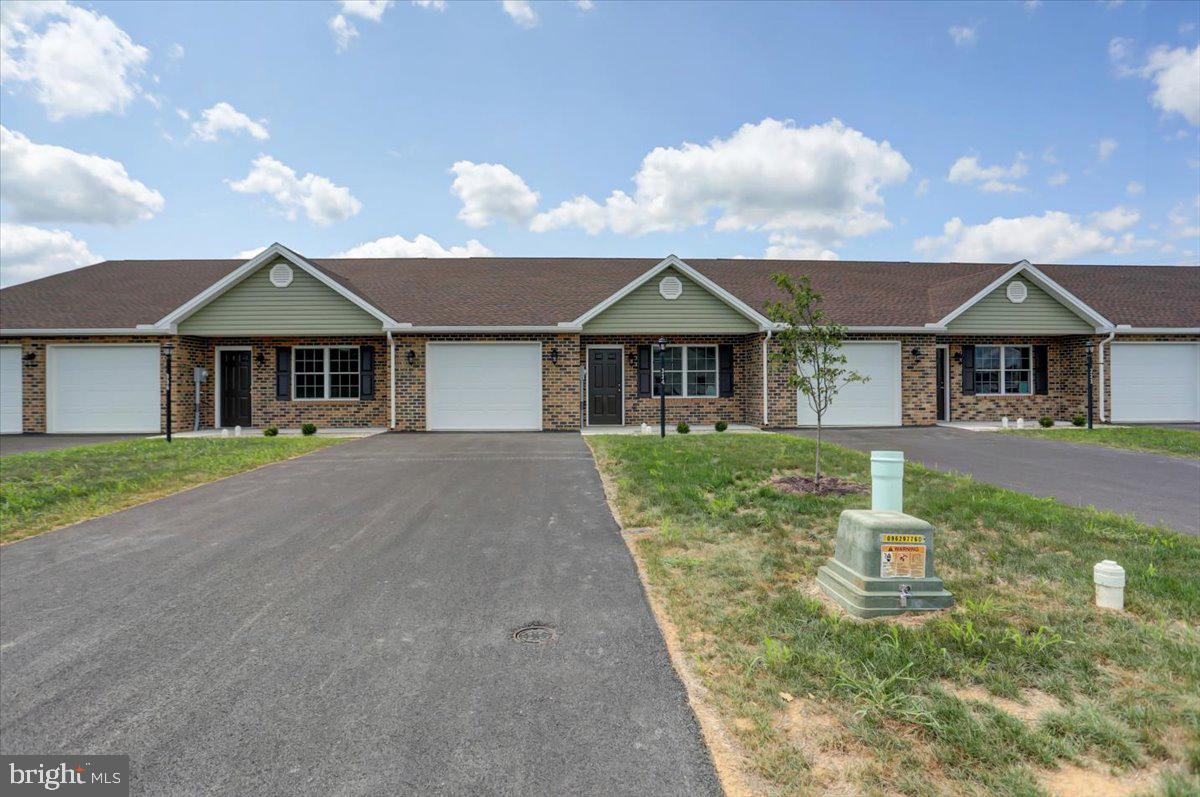 THORNWOOD VILLAGE - Residential