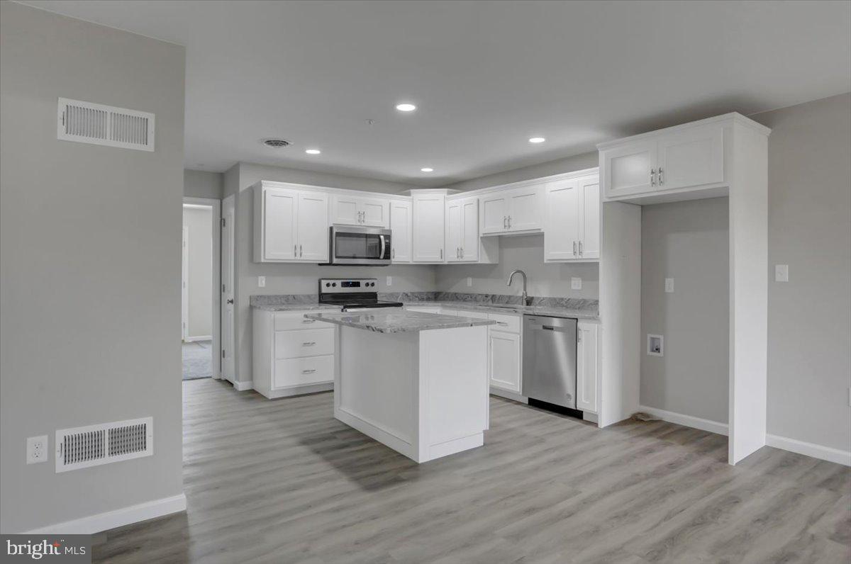 THORNWOOD VILLAGE - Residential