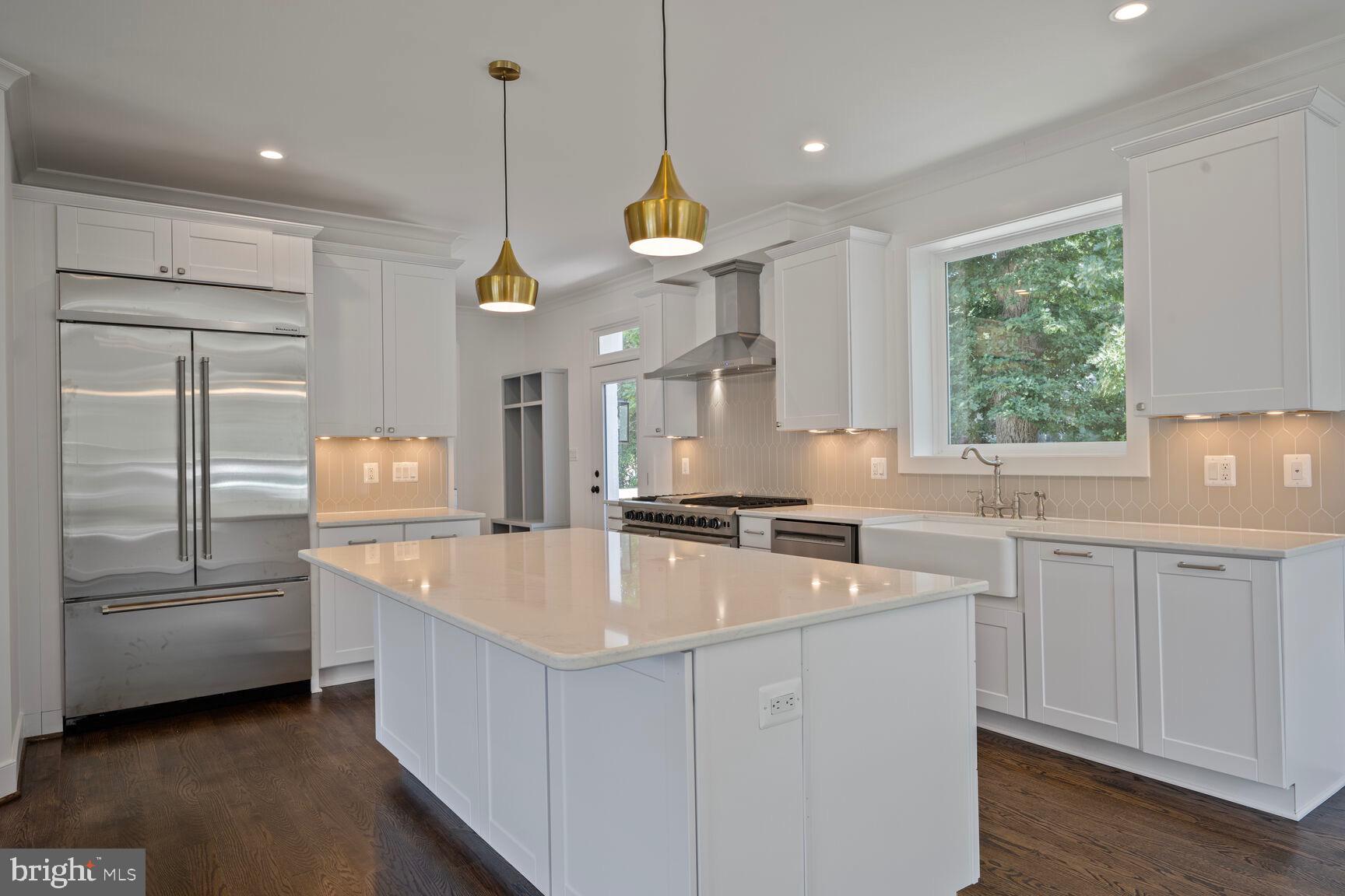BROYHILL HEIGHTS - Residential