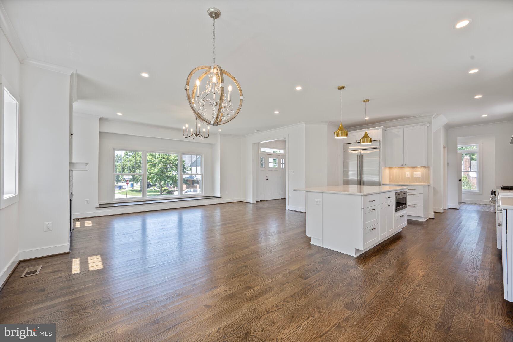 BROYHILL HEIGHTS - Residential