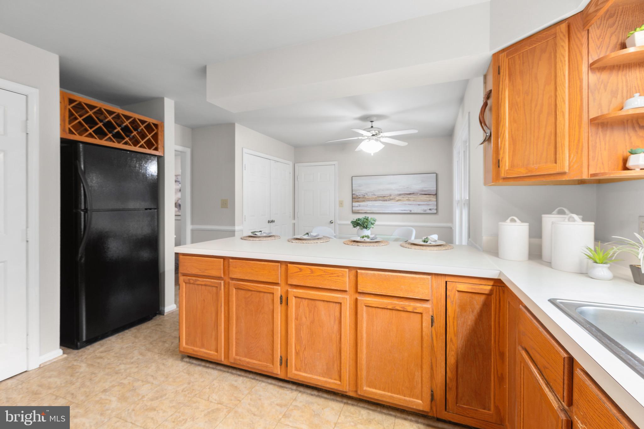 SIX LAKES WEST - Residential
