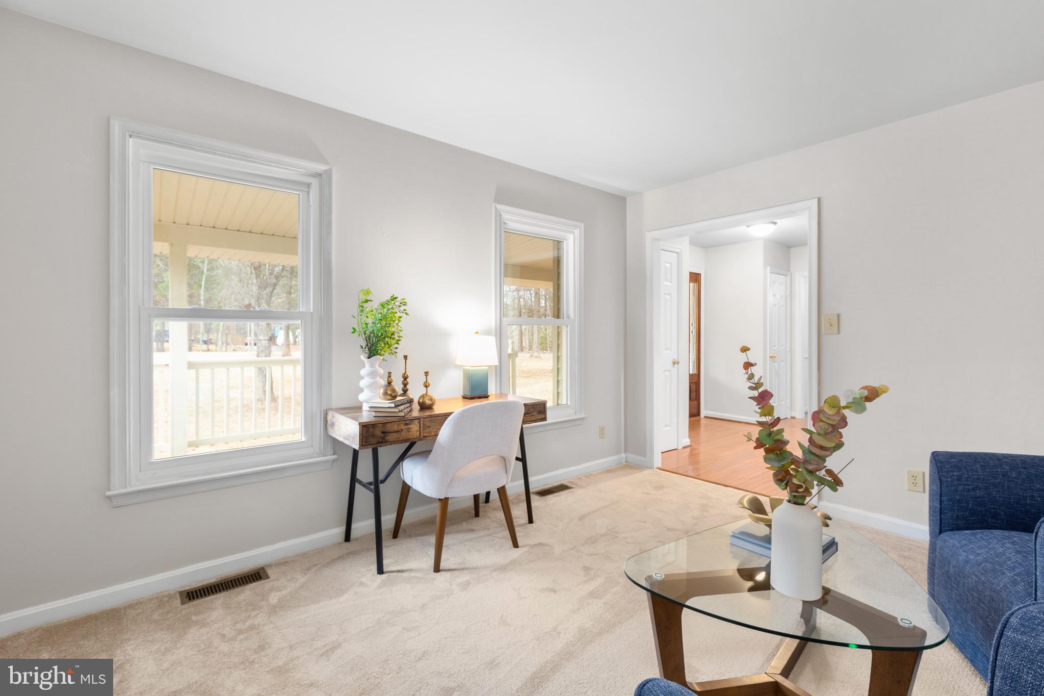 SIX LAKES WEST - Residential