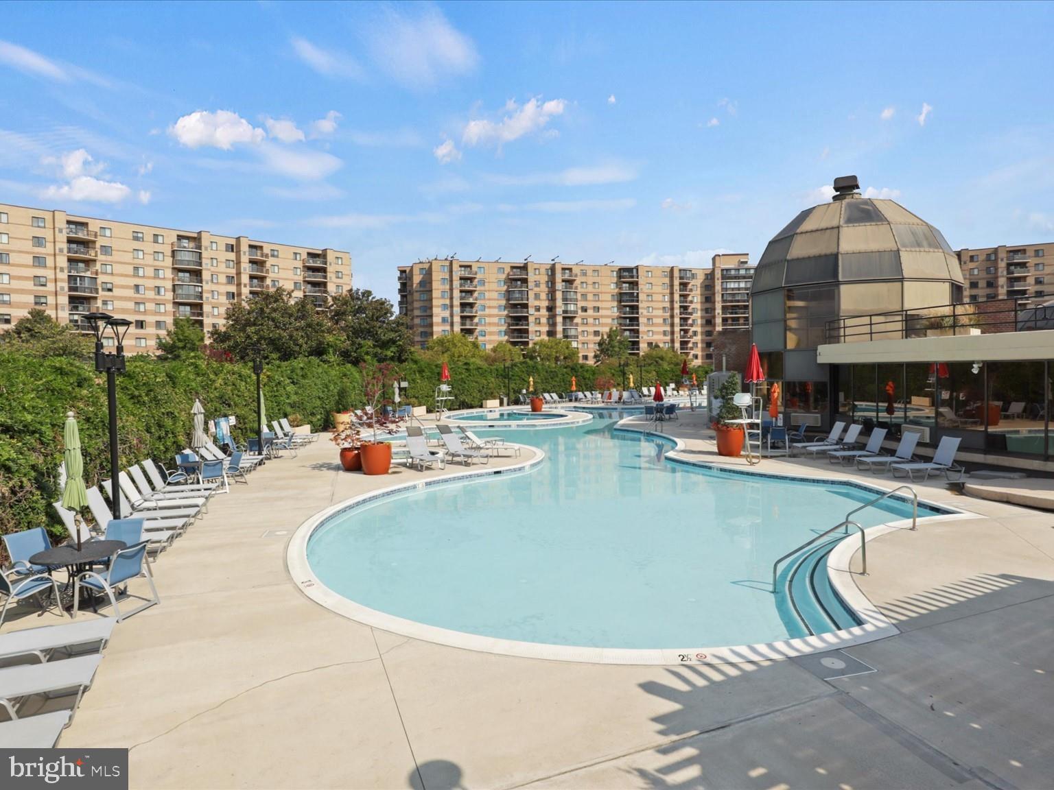 ROTONDA - Residential