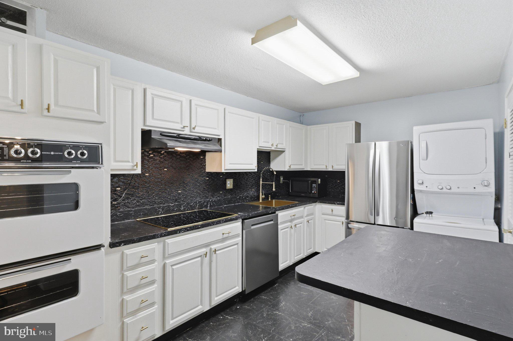 Priced to Sell – Seller Motivated! Don't miss this exceptional opportunity to own a bright, ground-floor unit in the highly desirable Rotonda. Facing east and tucked away on the peaceful hillside at the rear of the building, the enclosed balcony and large windows fill the home with beautiful natural light.
Recent updates include the electrical panel, refrigerator, Samsung cooktop, washer/dryer, and kitchen faucet. The unit offers abundant closet space, plus a dedicated storage unit conveniently located in the building. Ample resident and guest parking is available both in front of and behind the building.
The Rotonda is situated on 33 beautifully landscaped acres, offering a tranquil, park-like setting with scenic walking paths. Residents enjoy an impressive array of resort-style amenities, including indoor and outdoor spa-style swimming pools, four lighted tennis courts overlooking two picturesque fountains and a gazebo, pickleball, volleyball, and basketball courts, a modern fitness center, EV charging stations, and a car wash area with vacuum and tire pressure station.
Ideally located just minutes from Whole Foods Market, the Spring Hill and Greensboro Metro Stations, Tysons Corner, and major commuter routes including I-495, I-66, and the Dulles Toll Road (Route 267). A Metrobus stop is conveniently located at the Greensboro Gate, and Dulles International Airport is less than 10 miles away.