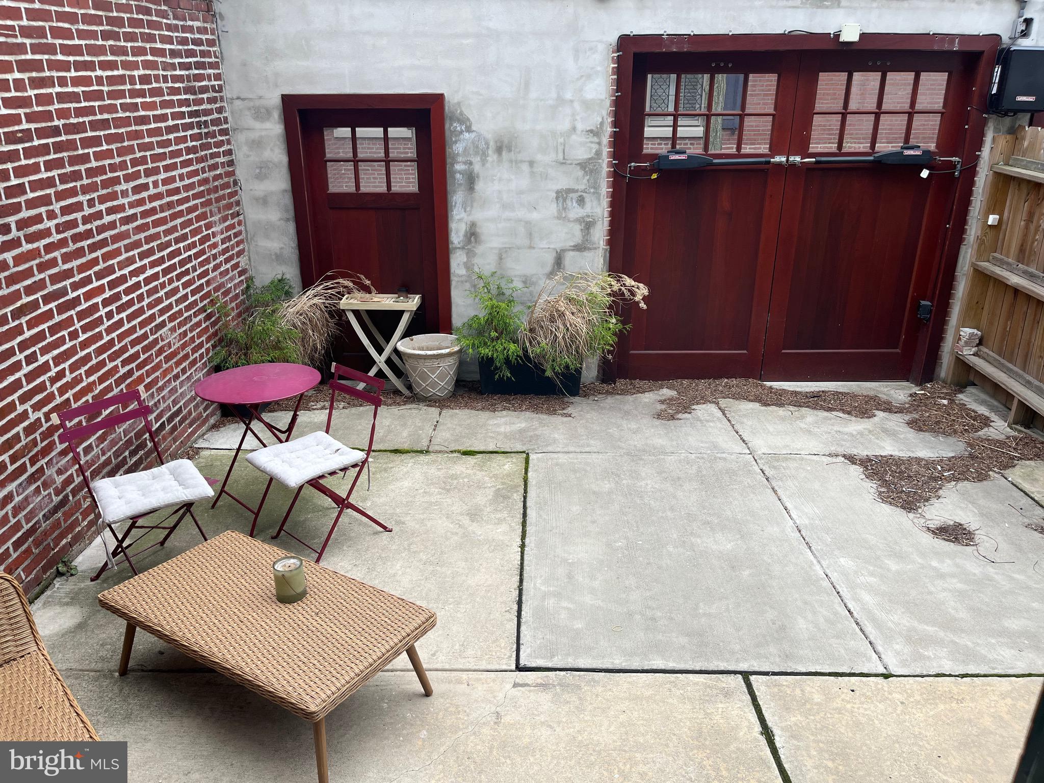 SOCIETY HILL - Residential Lease