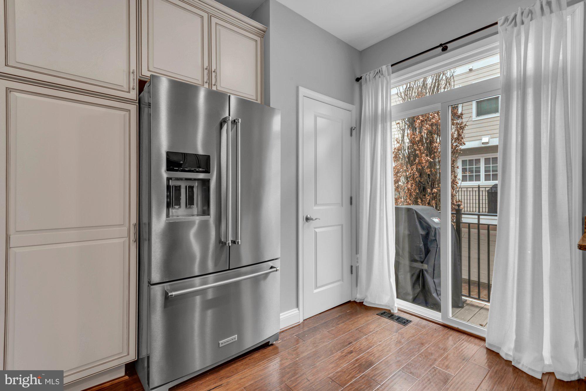 UPTOWN AT MURRAY HILL - Residential
