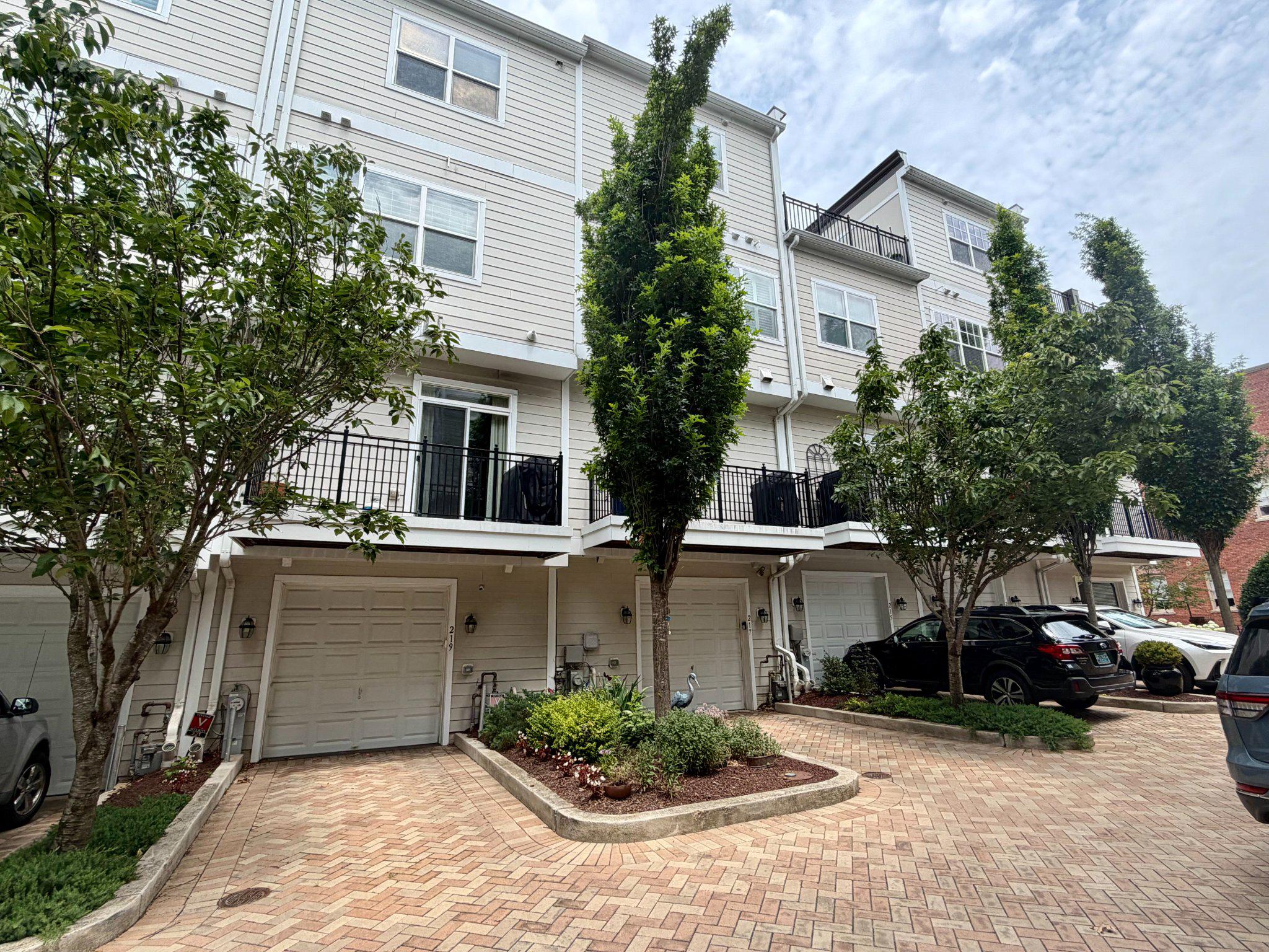 UPTOWN AT MURRAY HILL - Residential