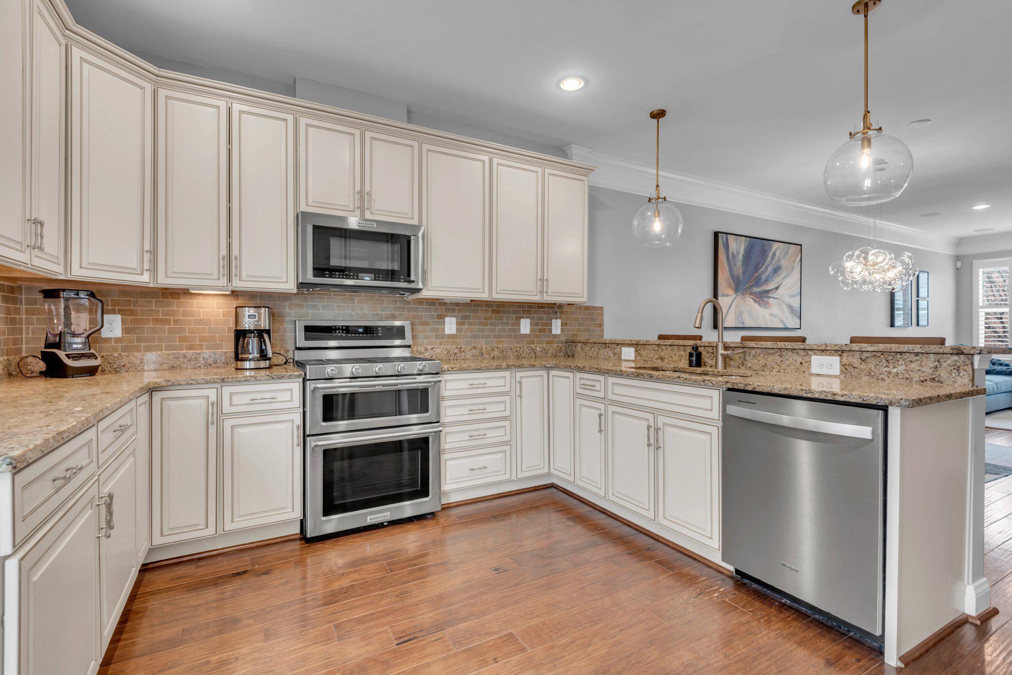 UPTOWN AT MURRAY HILL - Residential