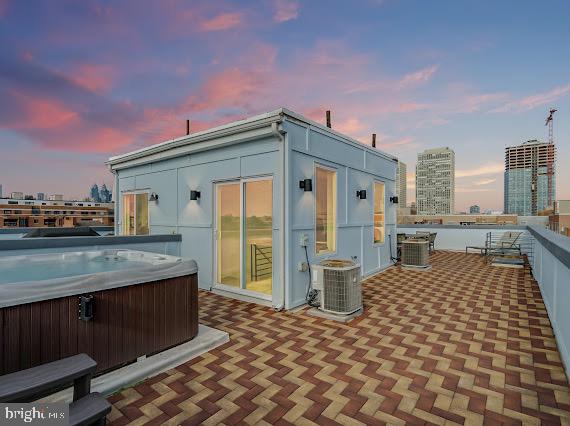 SOCIETY HILL - Residential