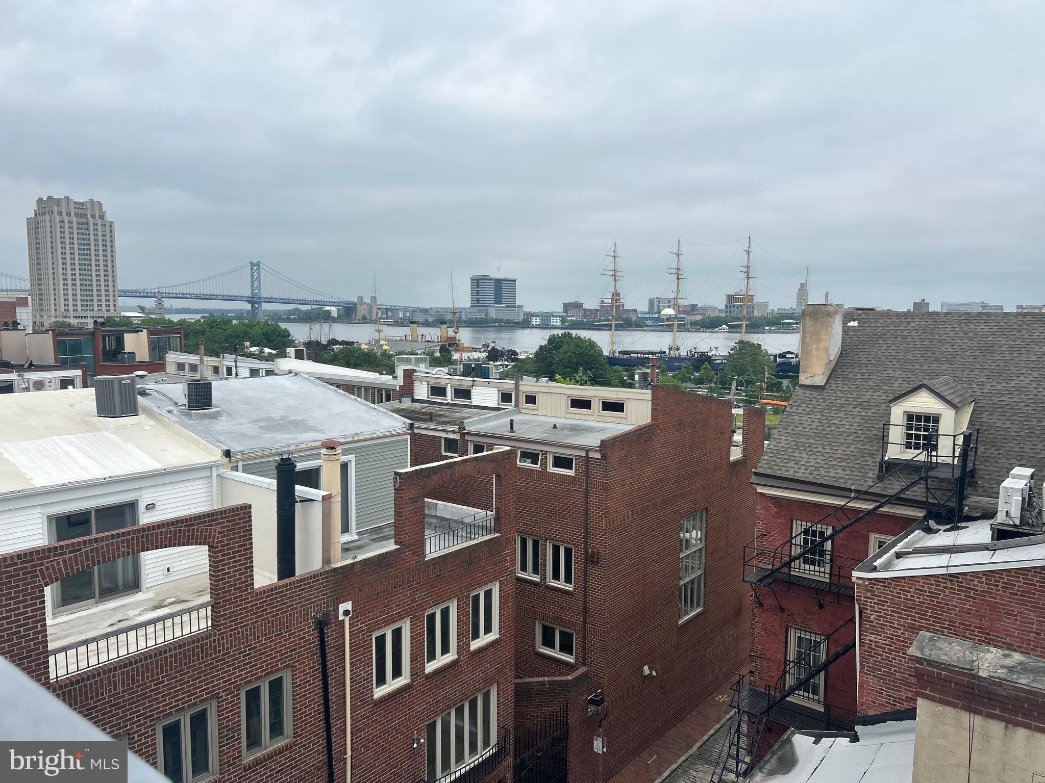 SOCIETY HILL - Residential