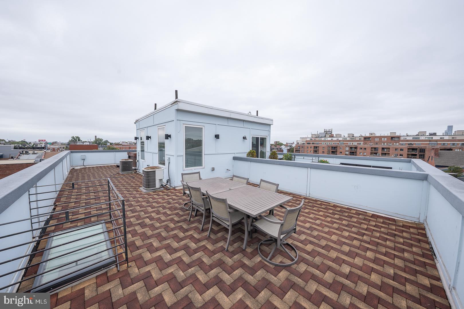 SOCIETY HILL - Residential