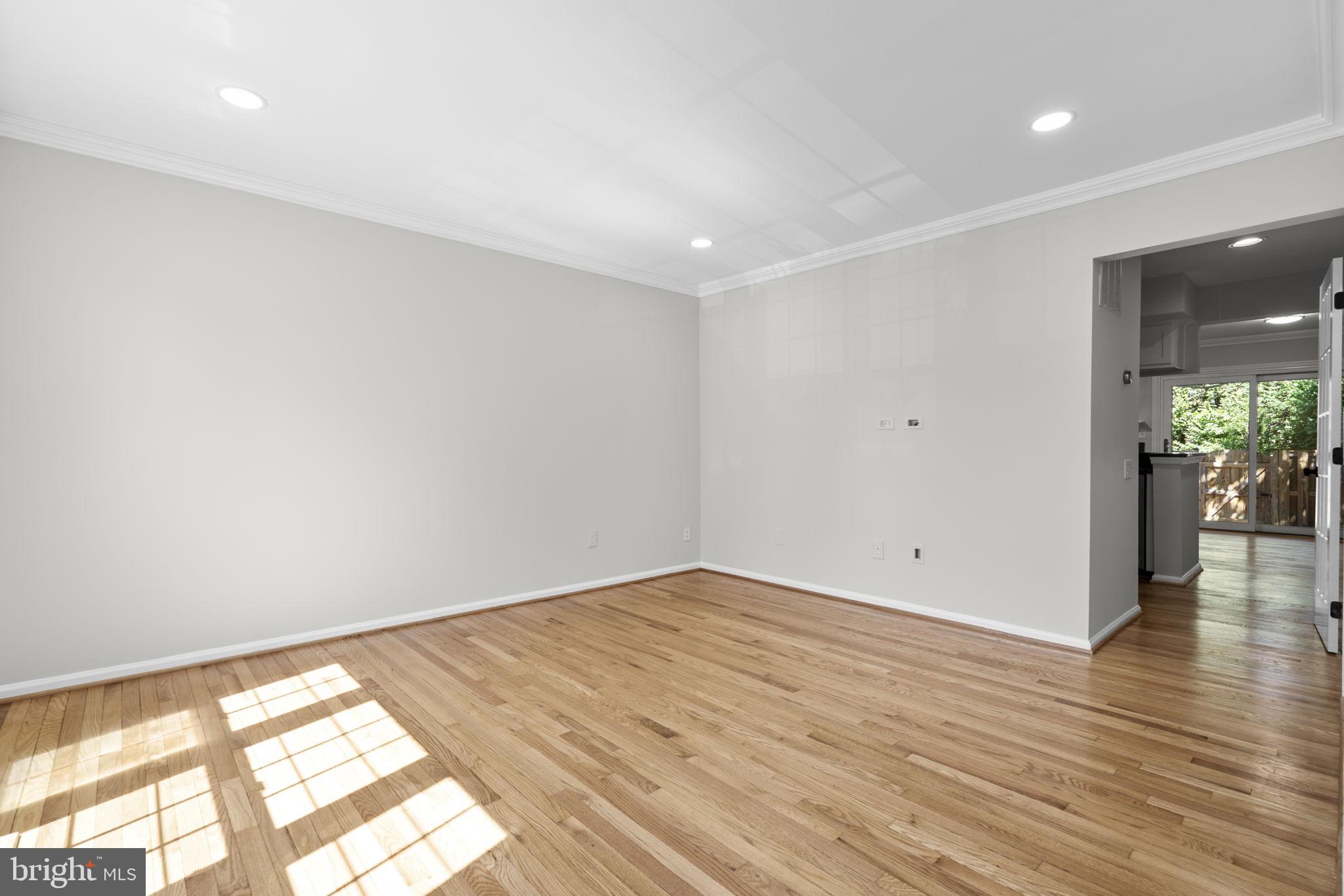 PINECREST - Residential