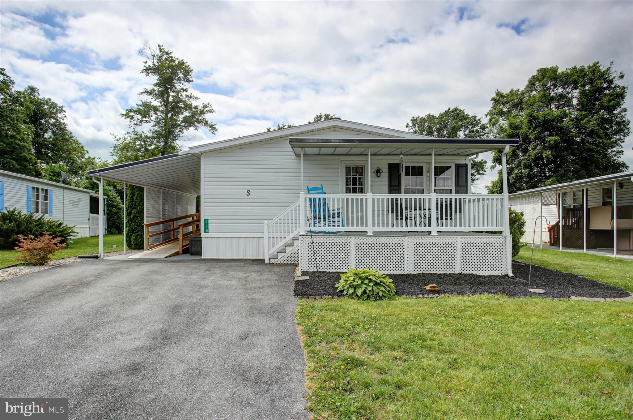 COLONIAL ESTATES - Residential