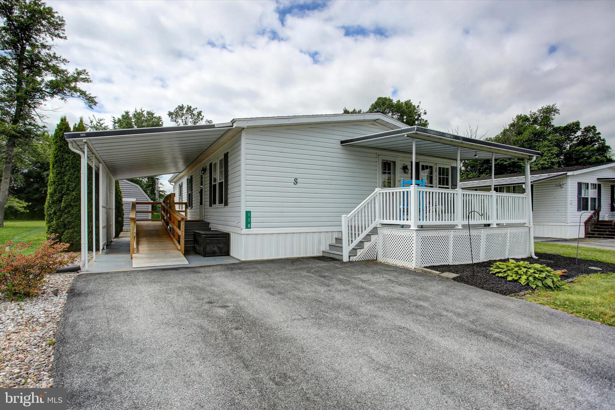 COLONIAL ESTATES - Residential