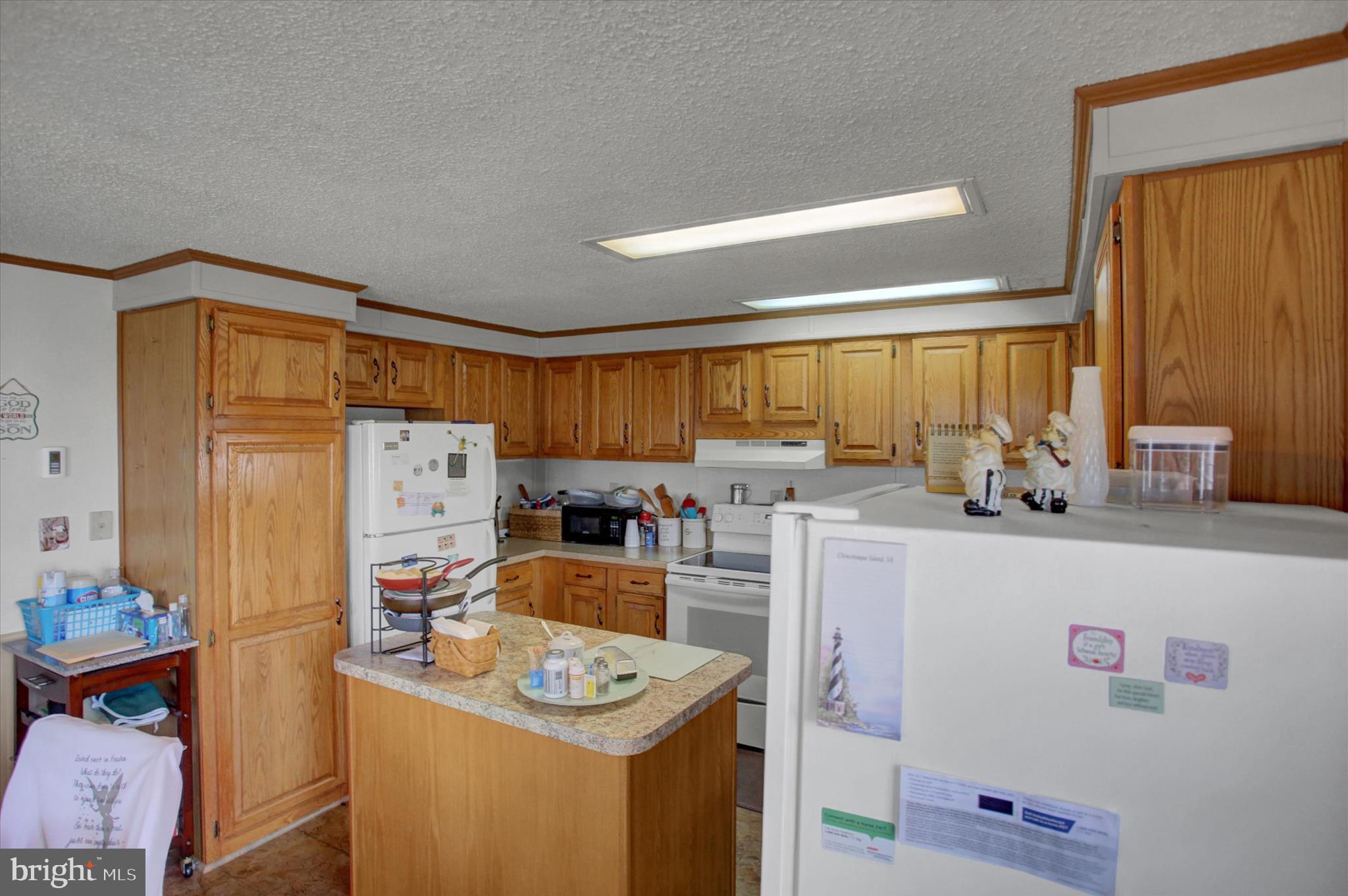 COLONIAL ESTATES - Residential