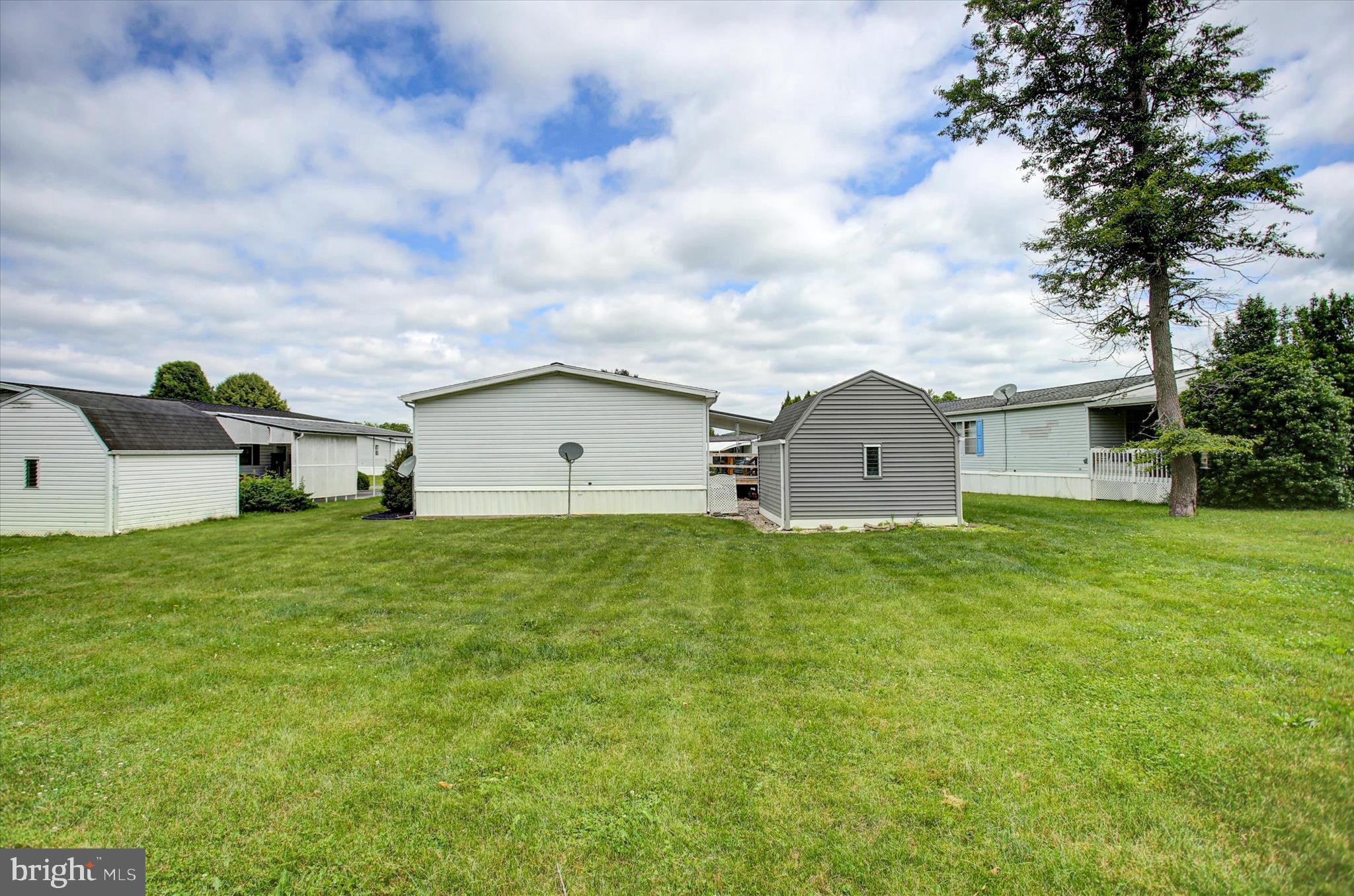 COLONIAL ESTATES - Residential