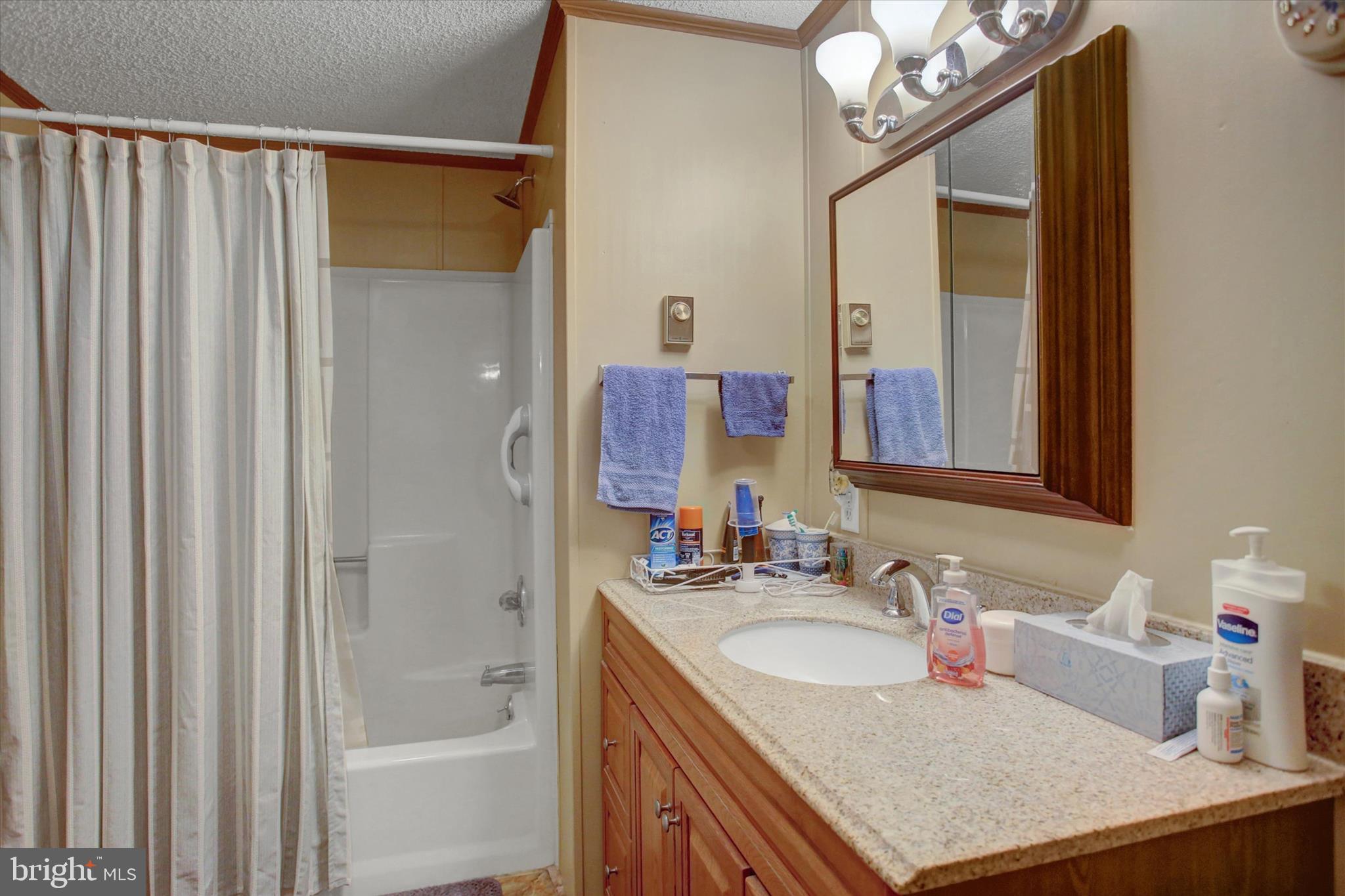 COLONIAL ESTATES - Residential