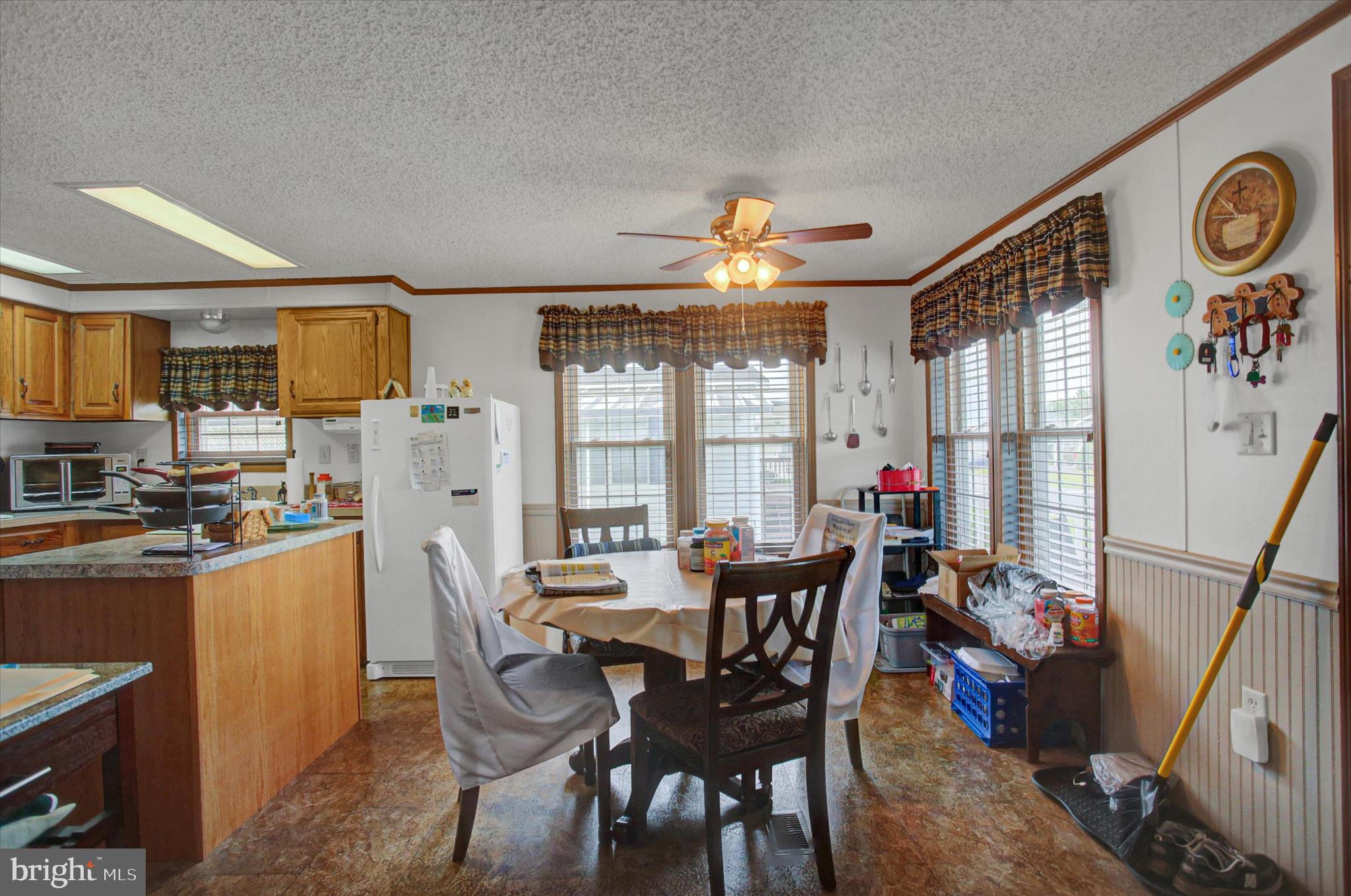 COLONIAL ESTATES - Residential