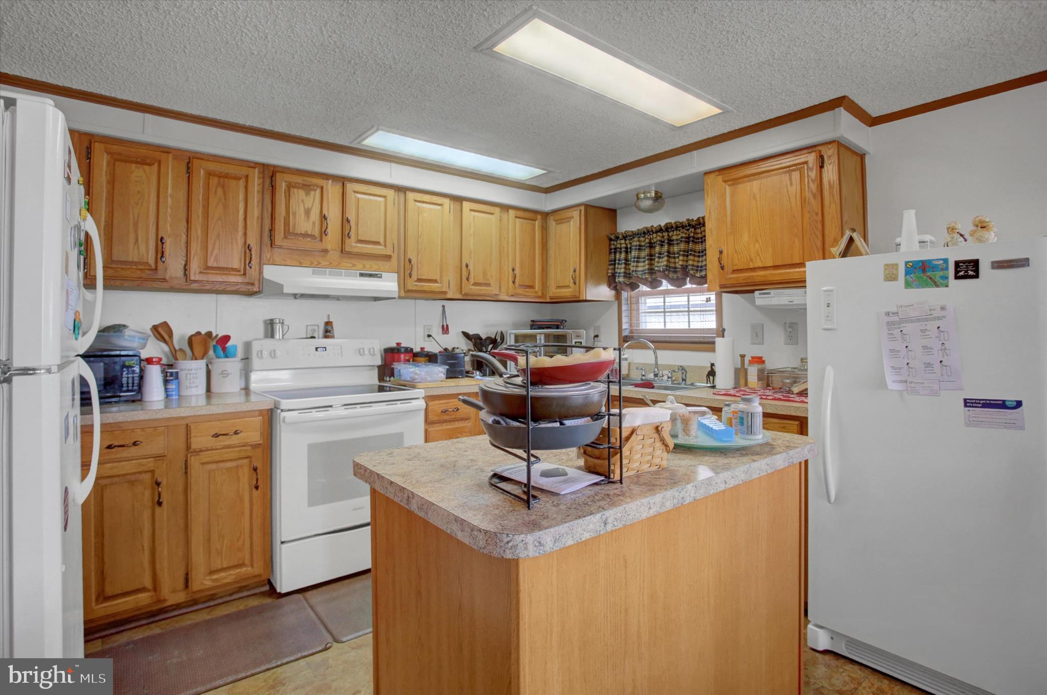 COLONIAL ESTATES - Residential