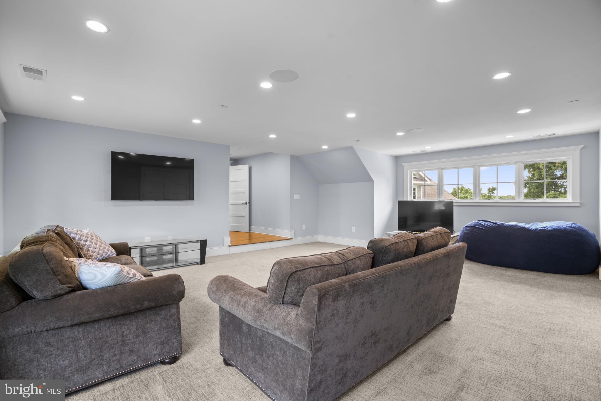 POHLMAN POINT - Residential