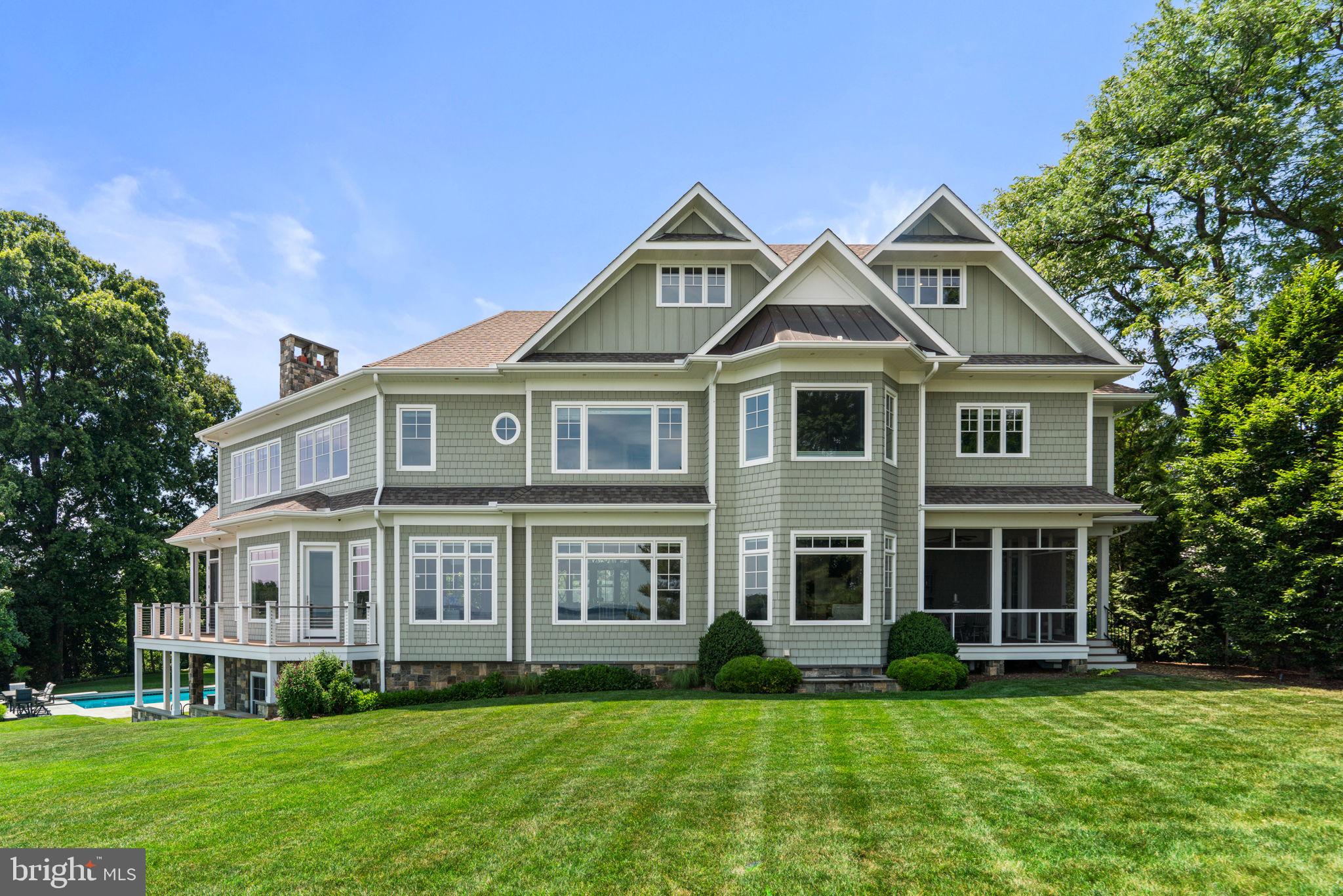 POHLMAN POINT - Residential