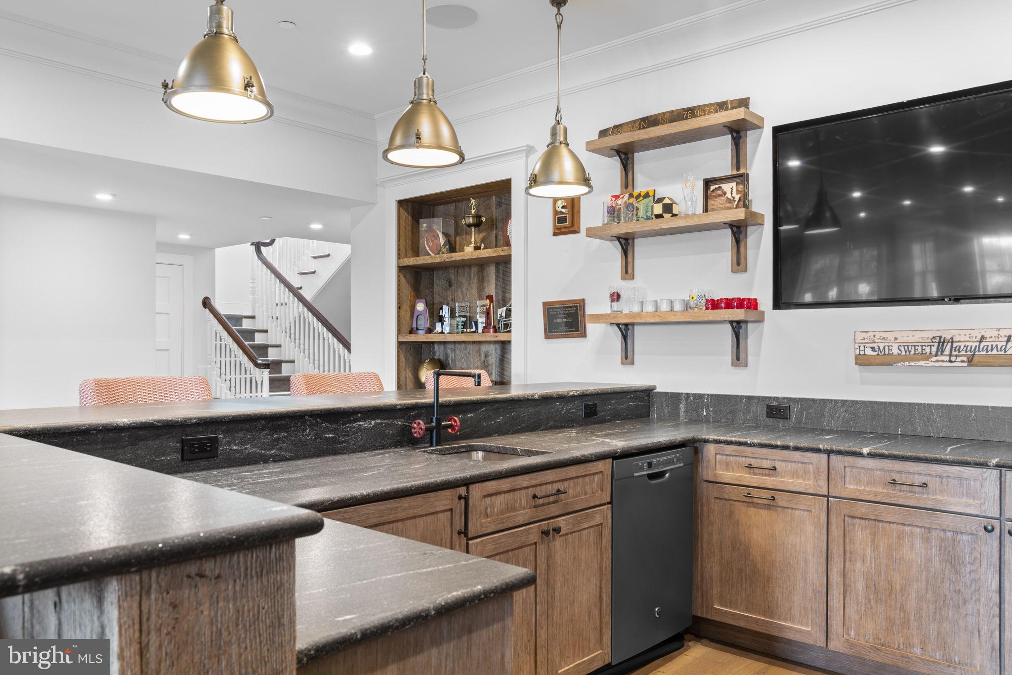 POHLMAN POINT - Residential
