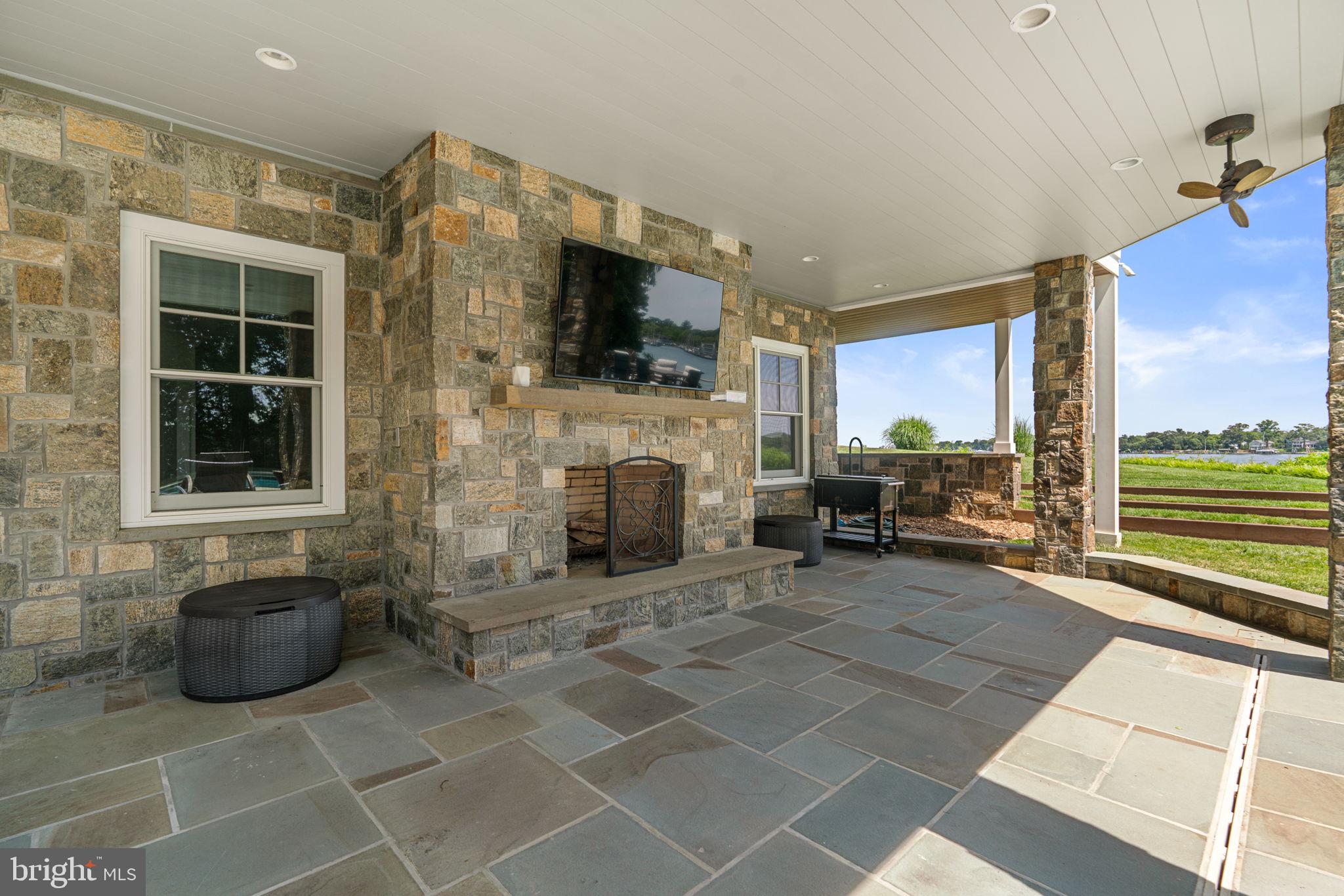 POHLMAN POINT - Residential