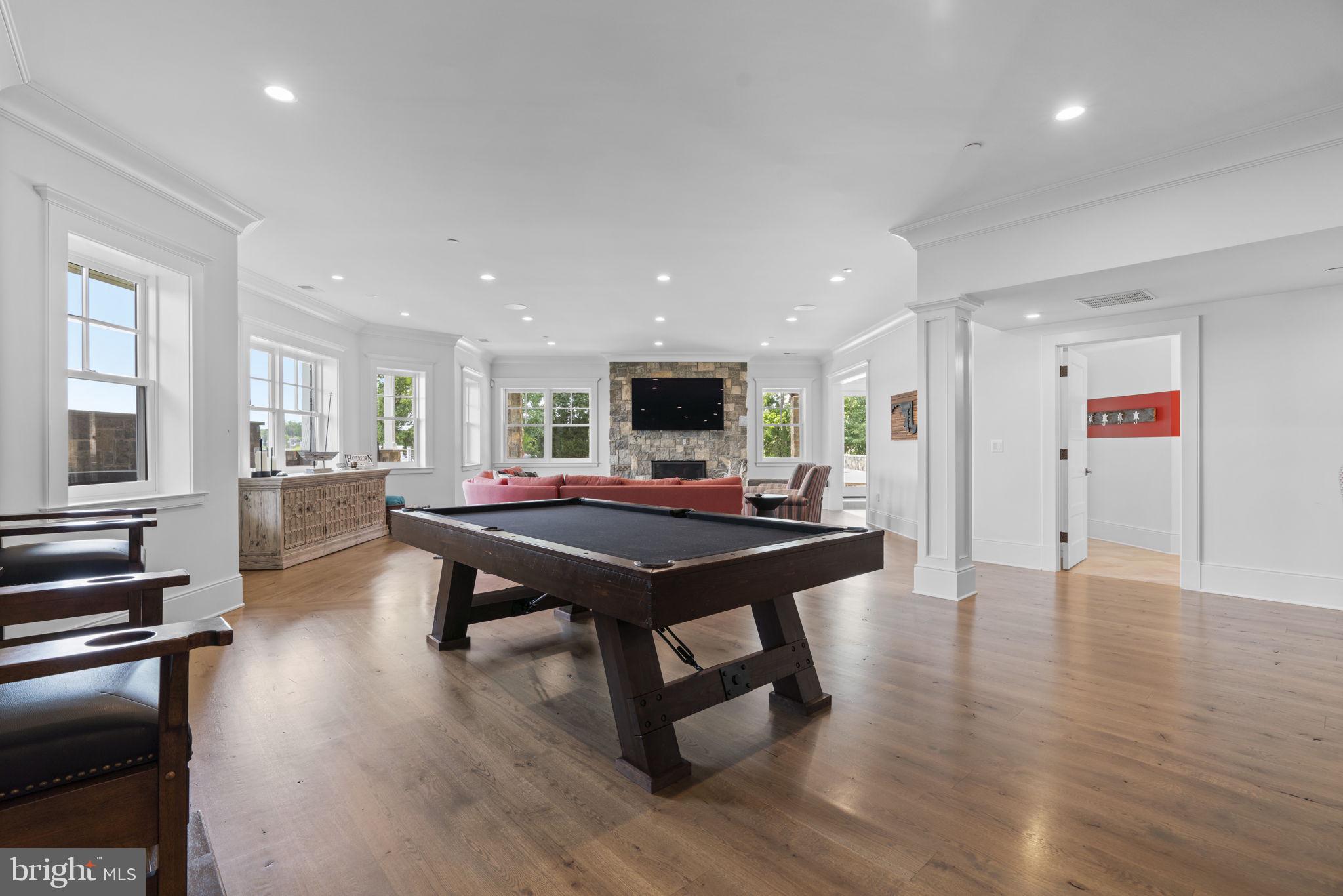 POHLMAN POINT - Residential