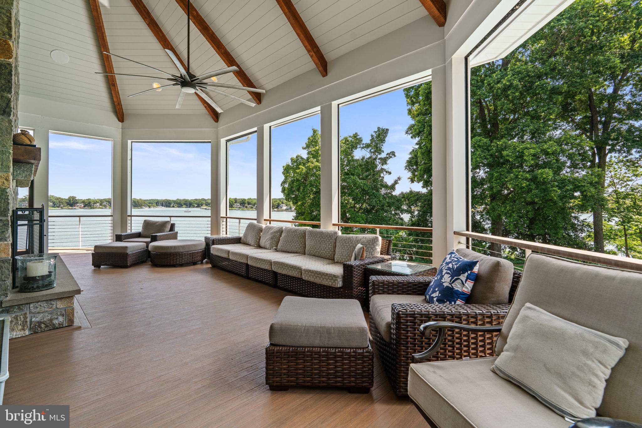 POHLMAN POINT - Residential