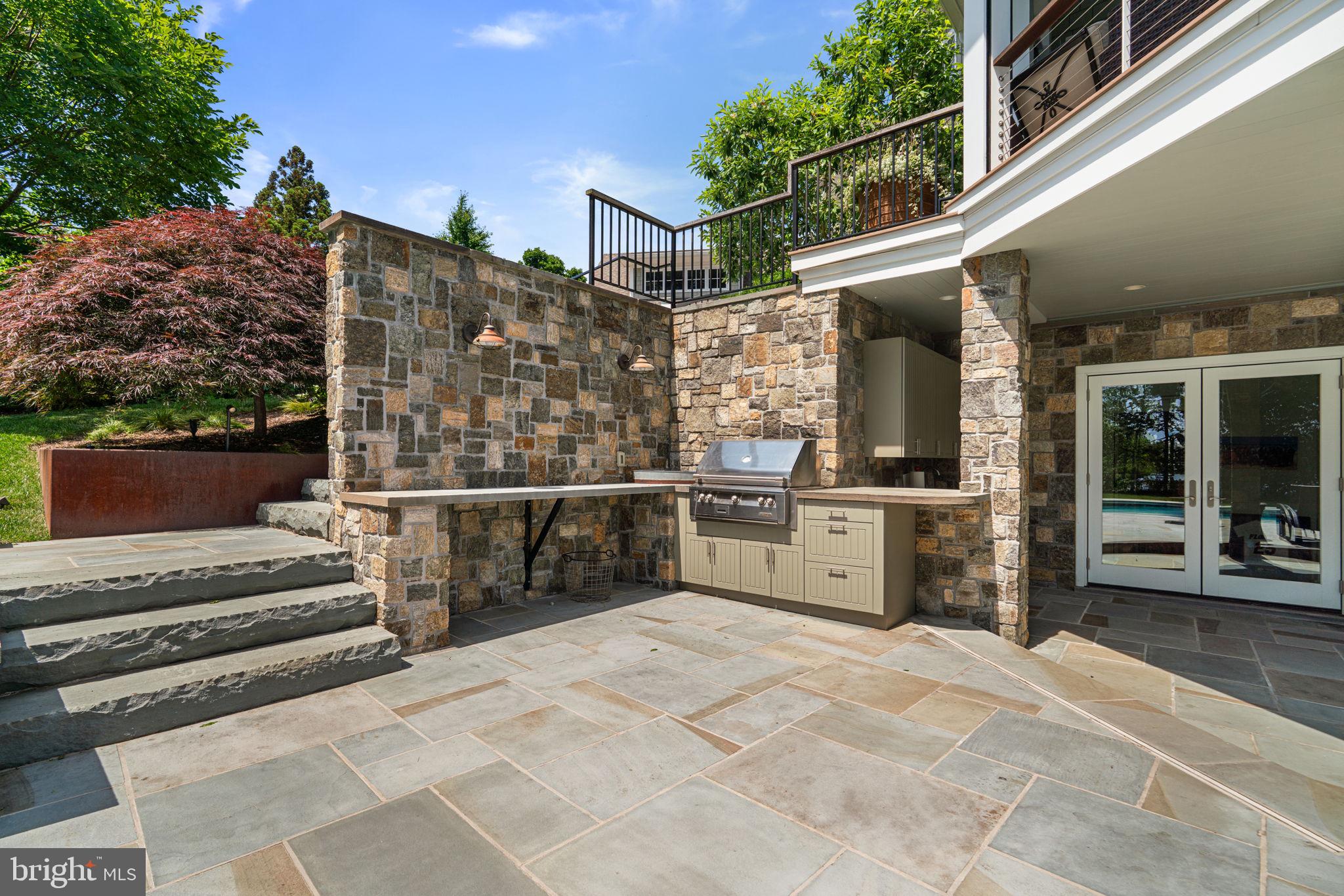 POHLMAN POINT - Residential