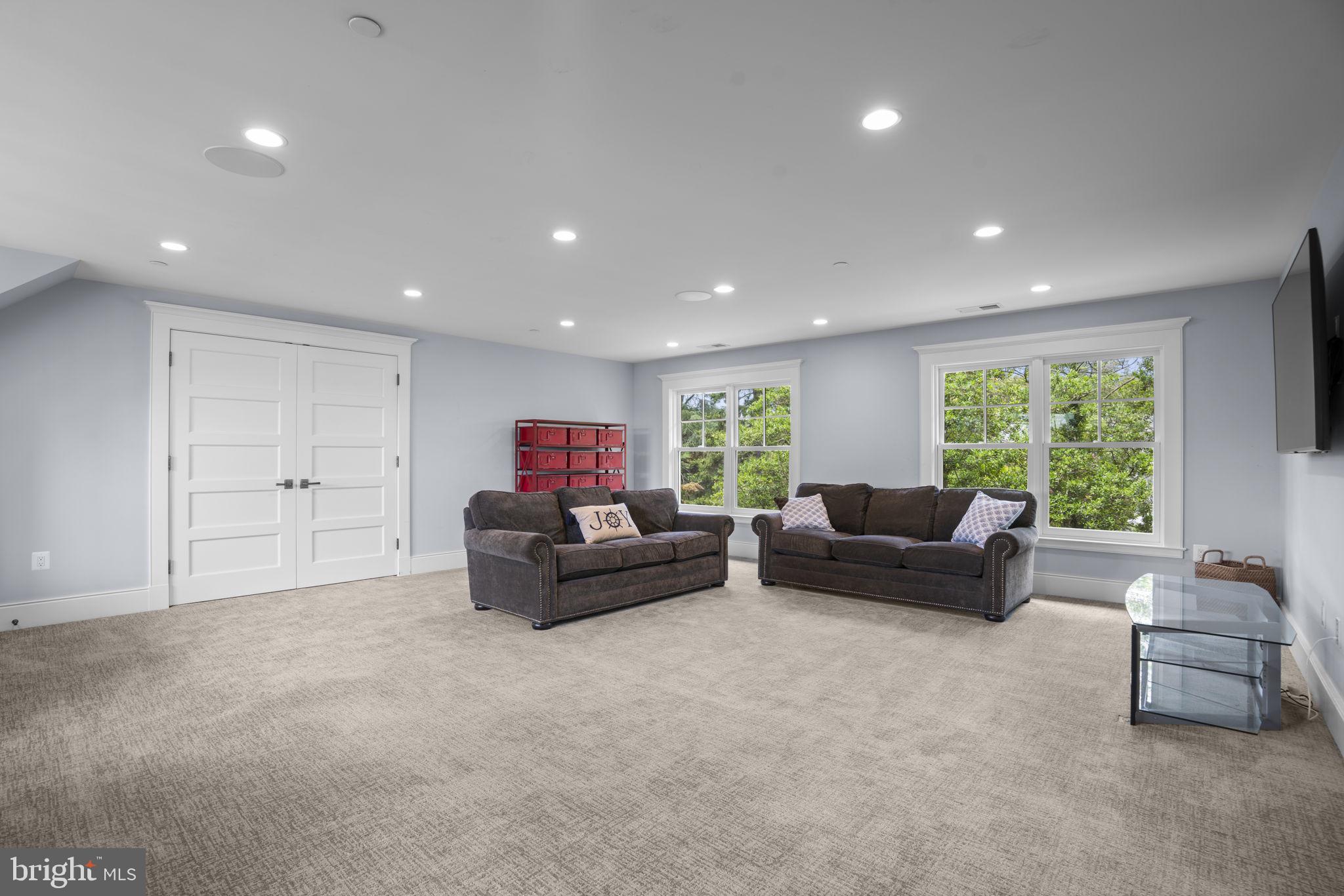 POHLMAN POINT - Residential