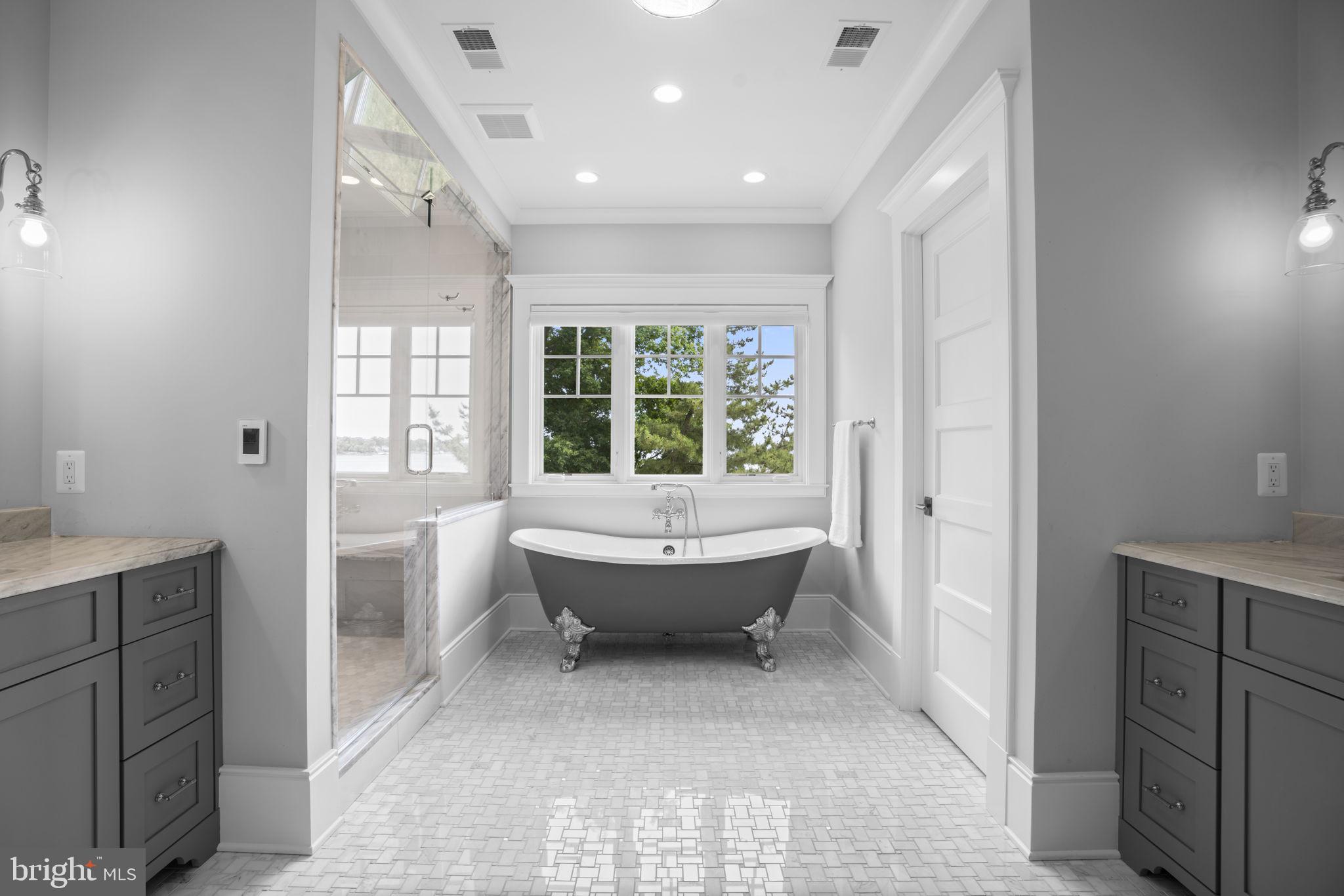 POHLMAN POINT - Residential