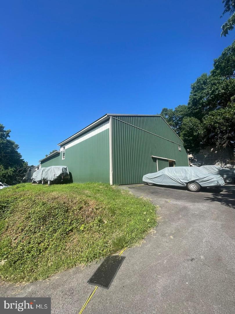 MORELL PARK - Commercial Sale
