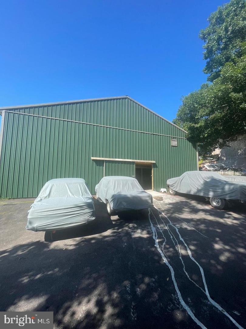 MORELL PARK - Commercial Sale