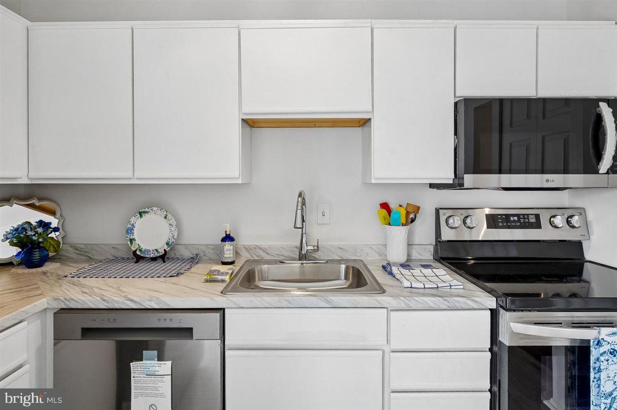 HILLTOP VILLAGE CONDOMINIUMS - Residential