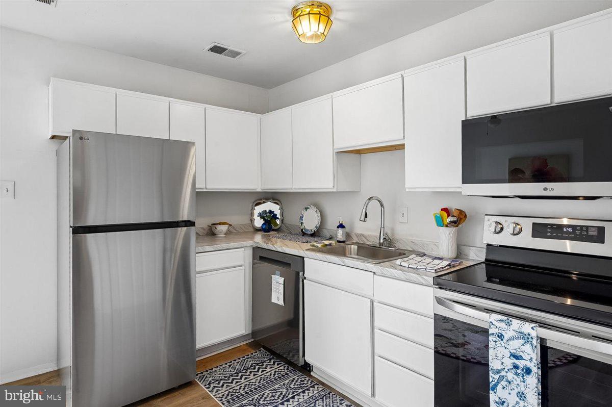 HILLTOP VILLAGE CONDOMINIUMS - Residential