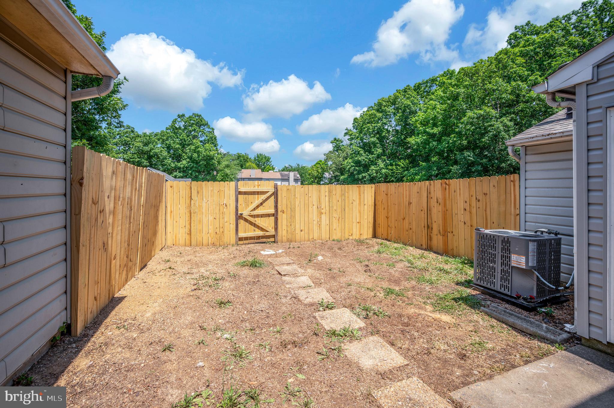VILLAGES OF SALEM STATION - Residential